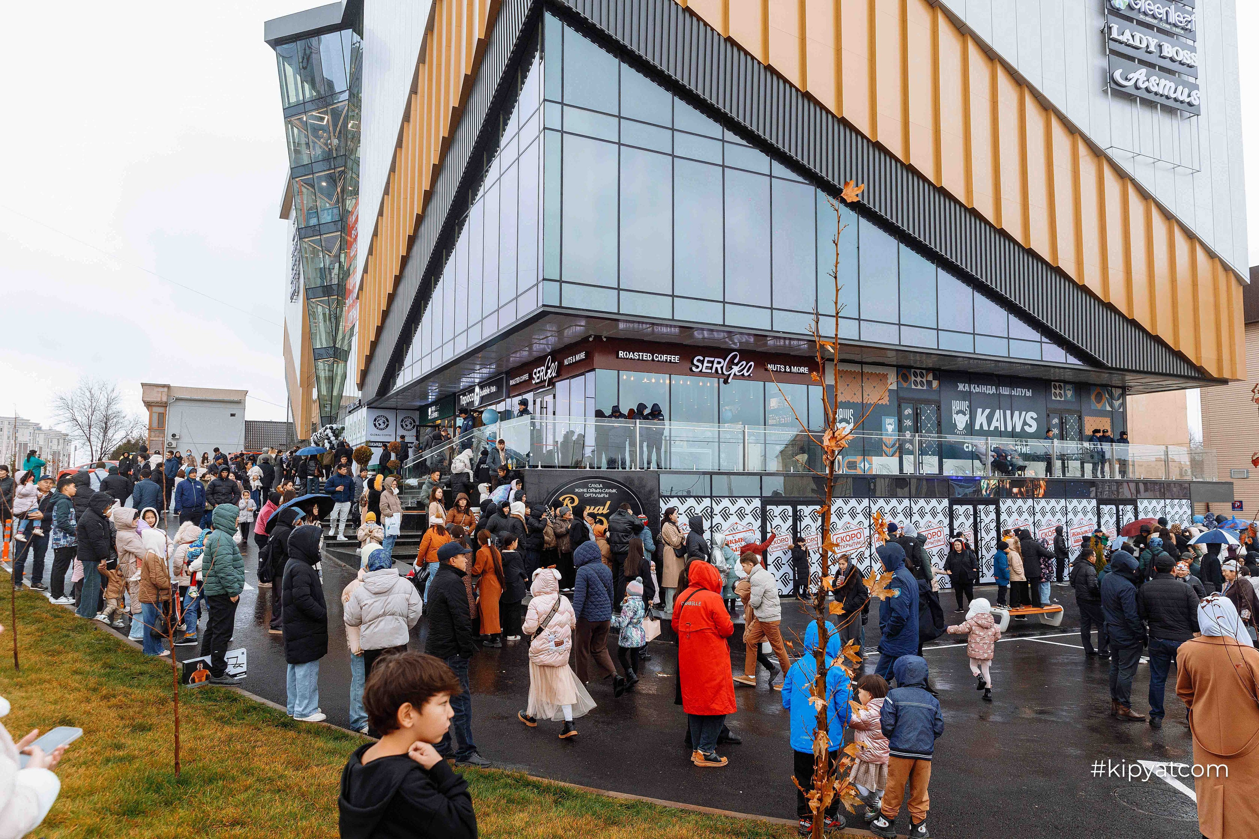 Официальное открытие ТРЦ «Royal Plaza»