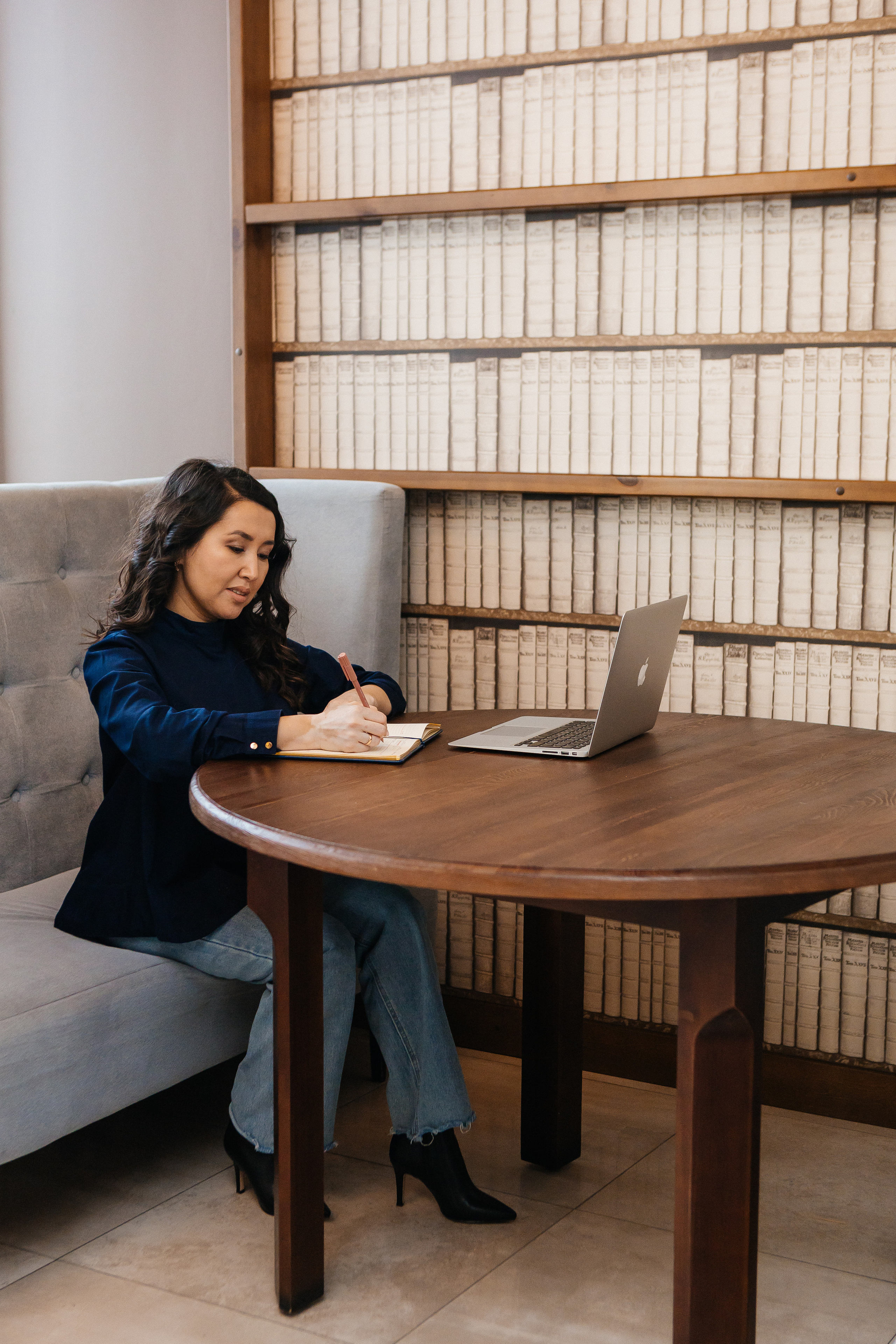 Контент для юриста Наталья Аверсон. Контент-фотограф в Абакане Наталья Нагибина