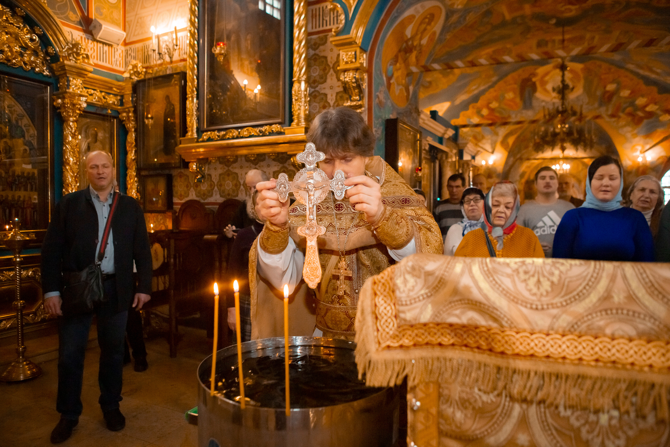 Служба в храме Благовещения в Павловской Слободе. Фотограф на крестины