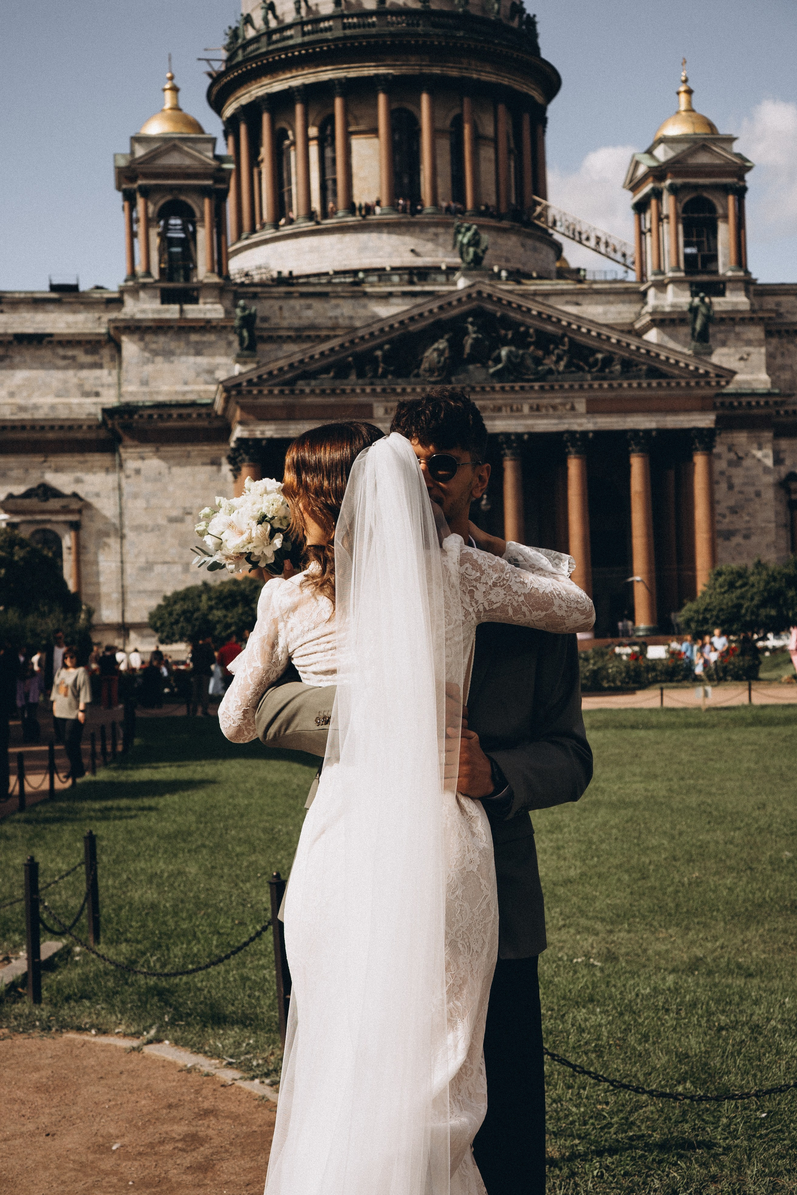 СВАДЕБНАЯ ПРОГУЛКА ВОЗЕ ИСАИКЕВСКОГО СОБОРА АСТОРИИ И ЗАКОНОДАЛЕТНОГО СОБРАНИЯ. Профессиональный фотограф, Санкт-Петербург — Виктория Богомолова