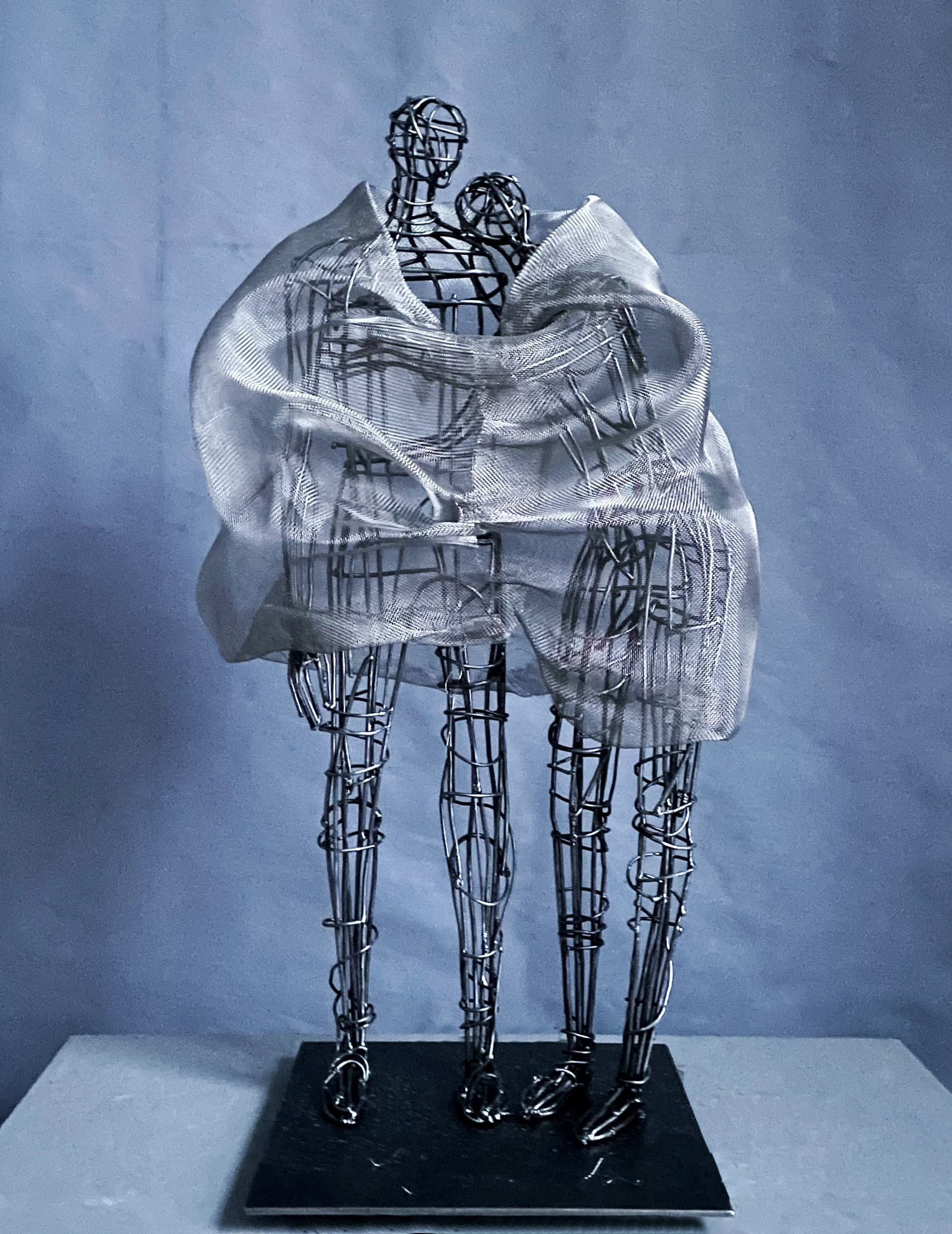 Вдвоем / СПб / Кронштадт / парк «Остров Фортов"/ набережная/ 03.2025. Художник — скульптор Антонина Фатхуллина