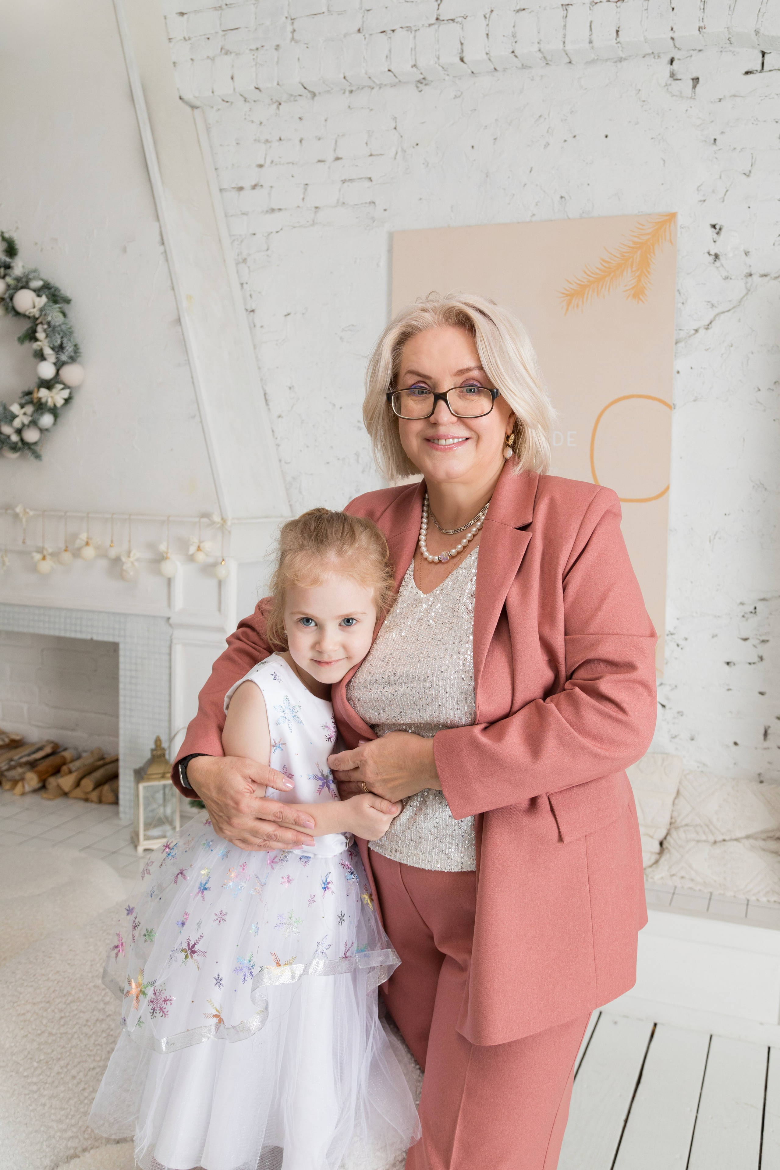 Семейная новогодняя съёмка в фотостудии Daily. Детский и контент фотограф Надя Волкова Санкт-Петербург