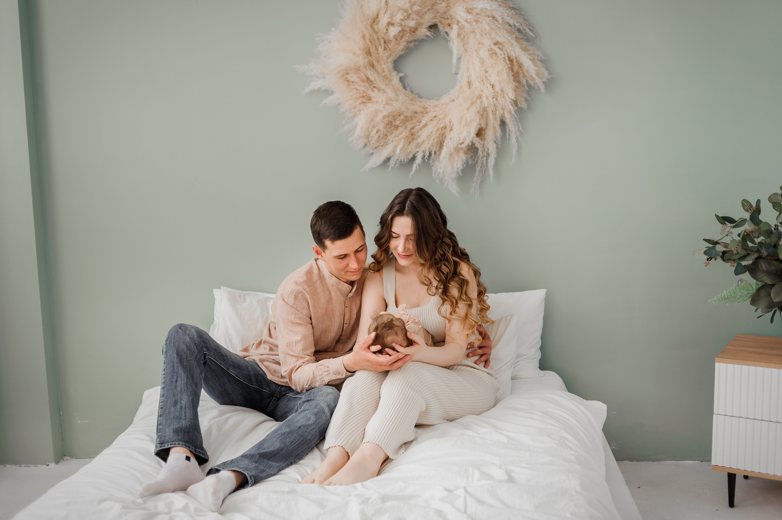 Lifestyle newborn. Фотограф новорождённых в Рязани, фотосъемка выписки из роддома, крещен