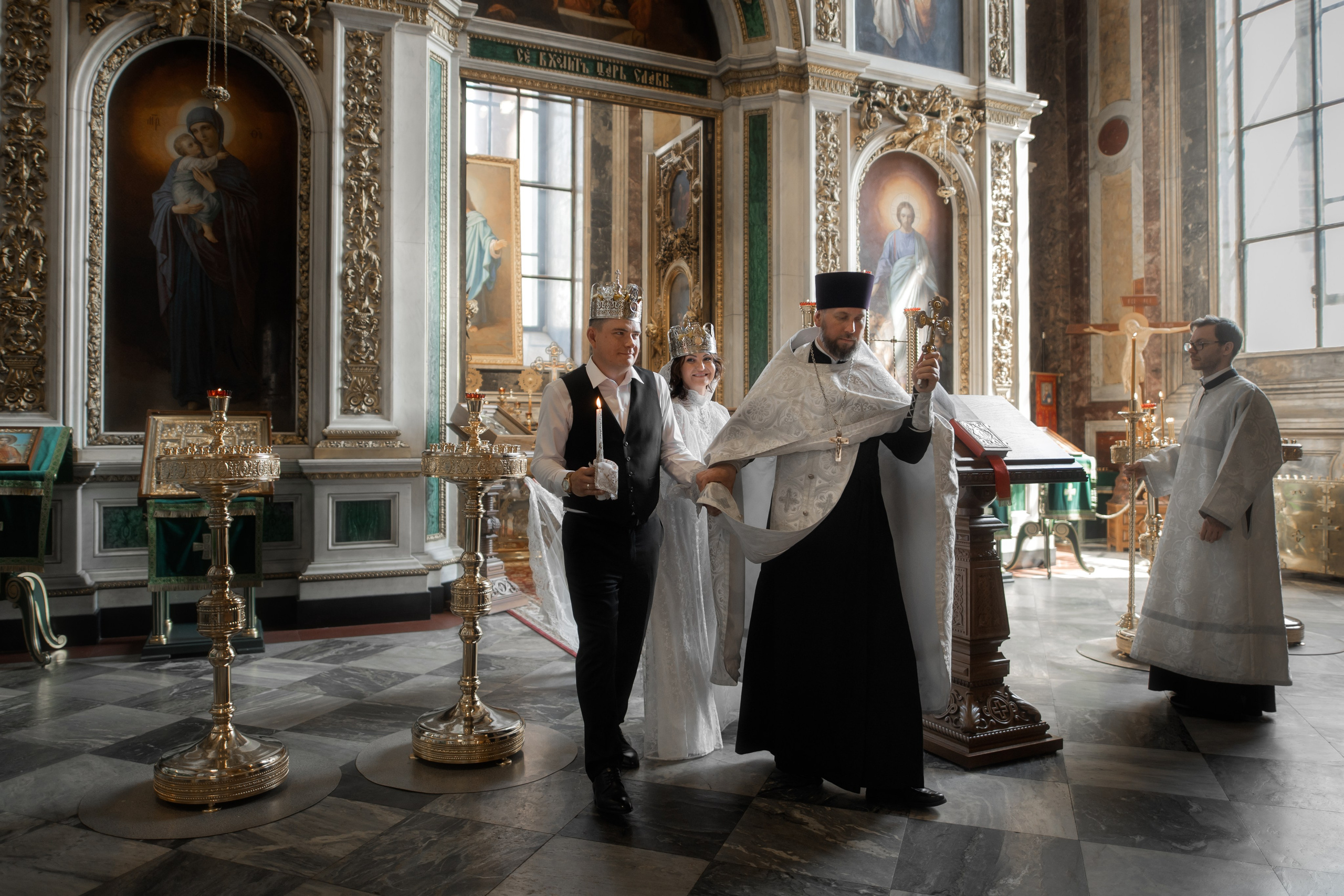 Венчание в Исаакиевском соборе. Фотограф на крещение и венчание, семейный фотограф в Санкт-Петербурге