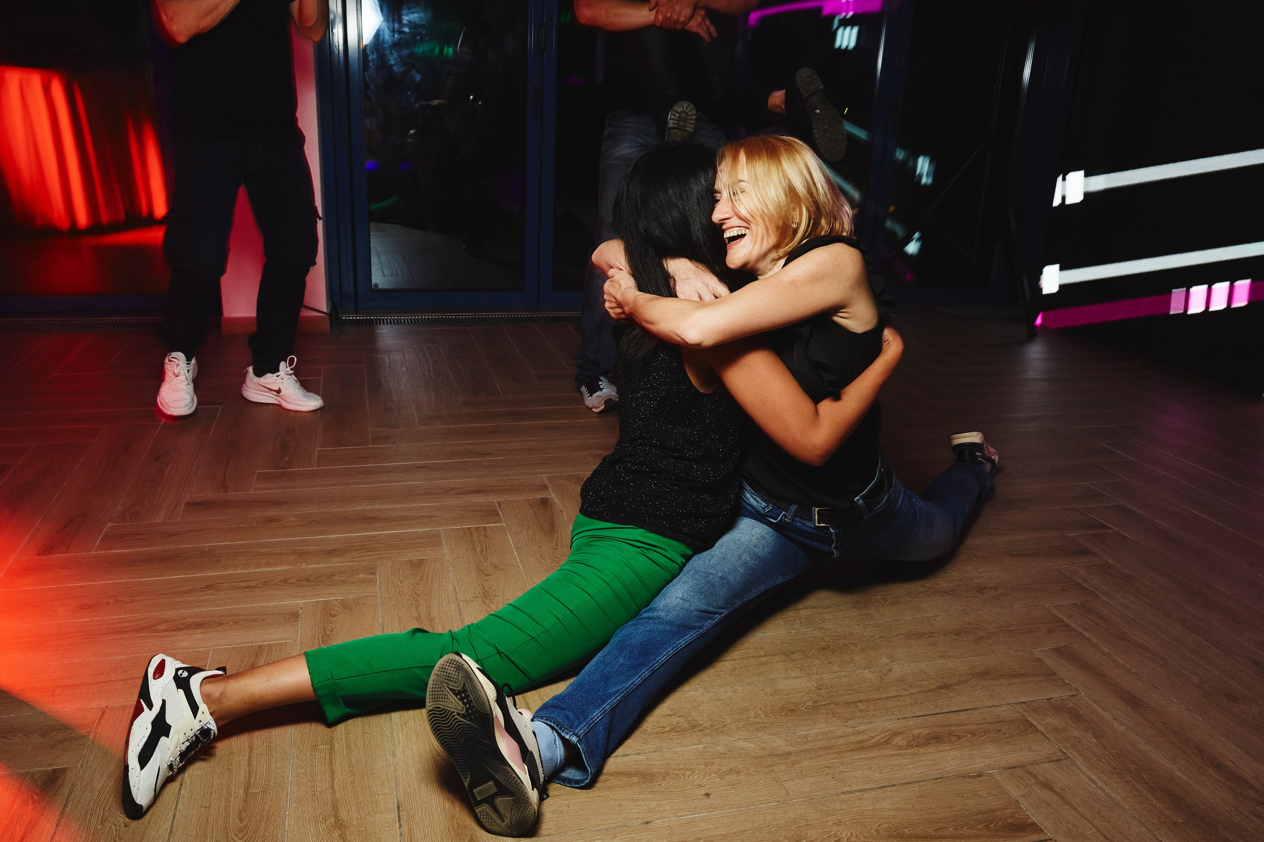 Фотограф на тимбилдинг: спортивное командообразование за городом. КонТайм: профессиональная съемка для организаций