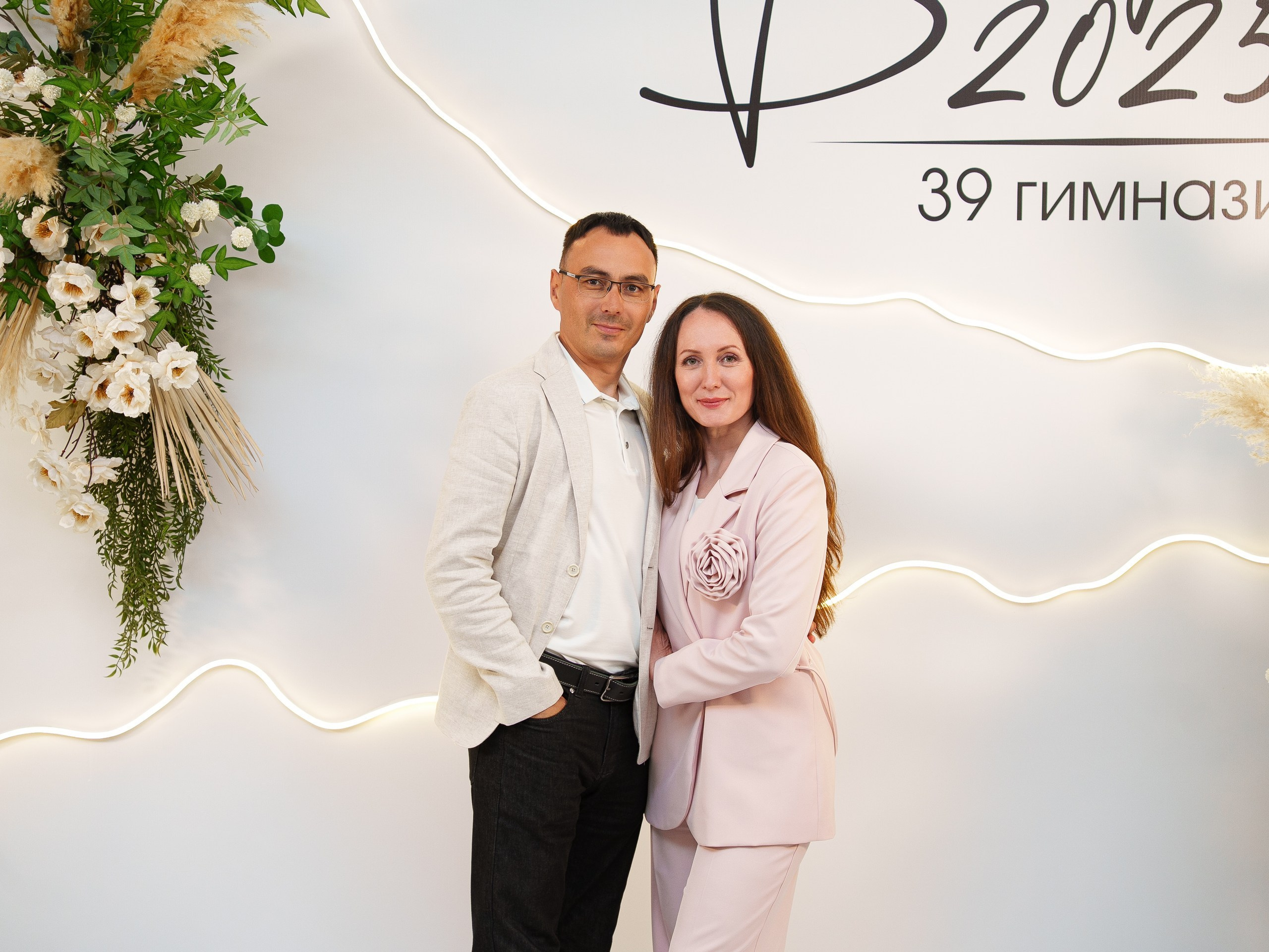 Фотограф на выпускной в Уфе — съёмка в Конгресс-холле для гимназии № 39