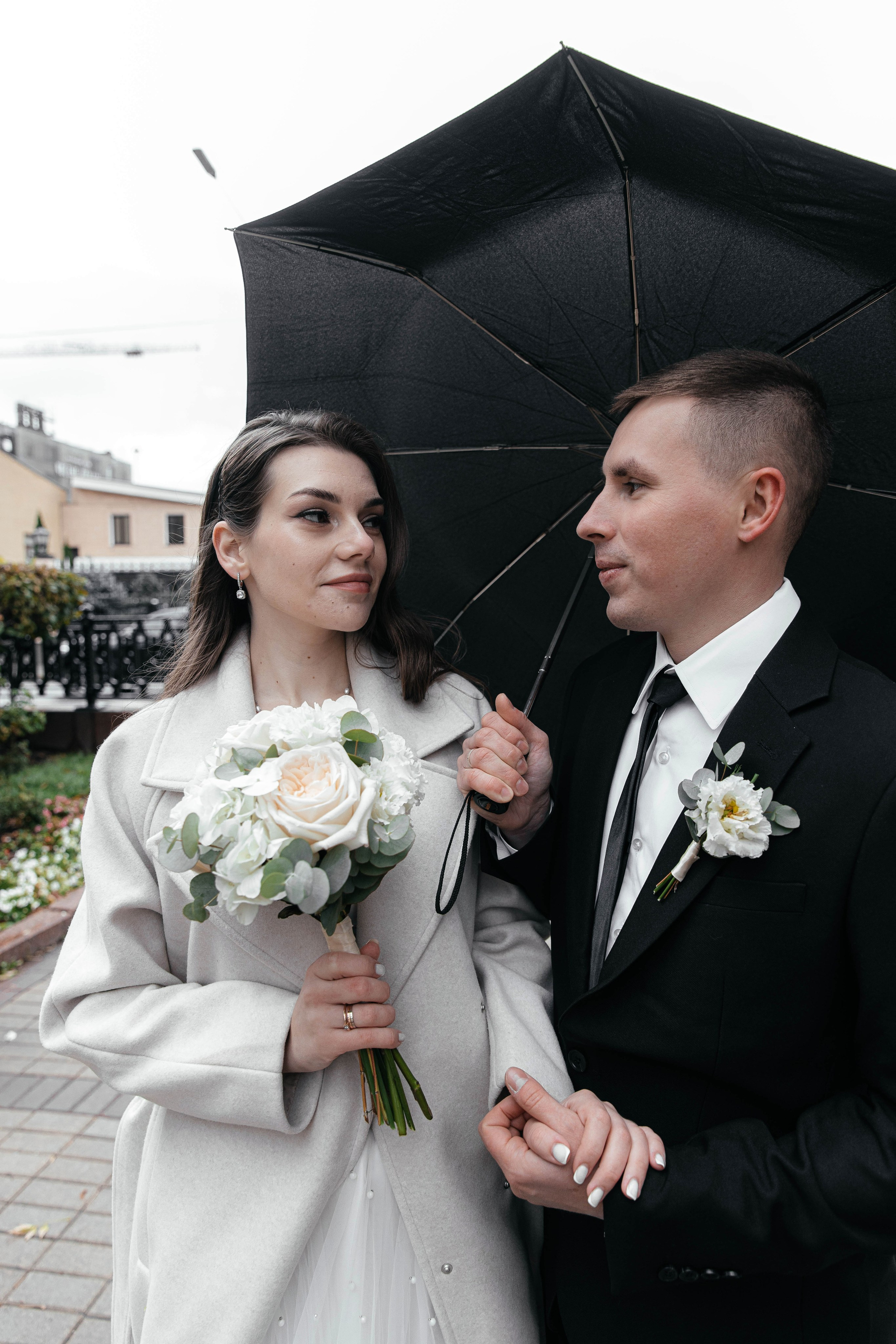 Прогулка под дождём. Свадебный фотограф в Москве