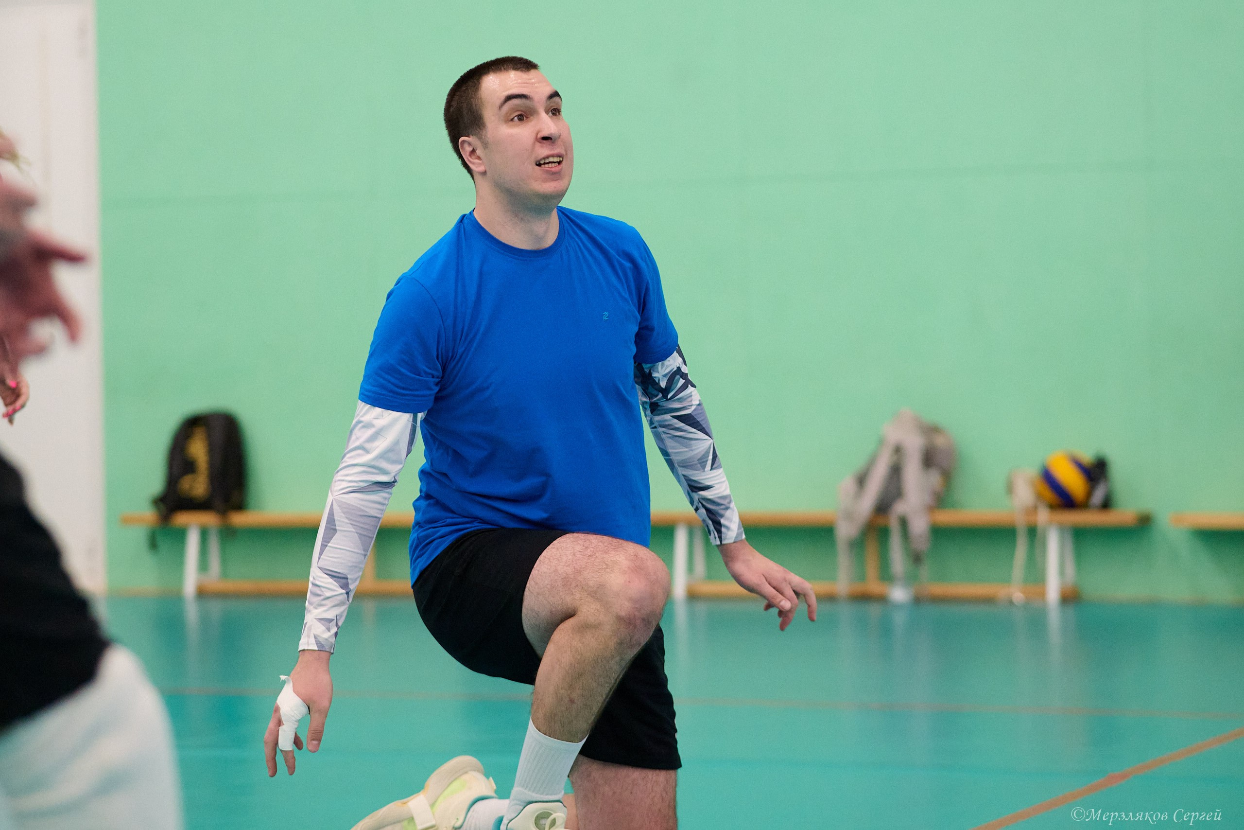 Новогодний волейбольный турнир. Ижевск. 16.12.23. Спортивный репортажный фотограф в Ижевске Сергей Мерзляков