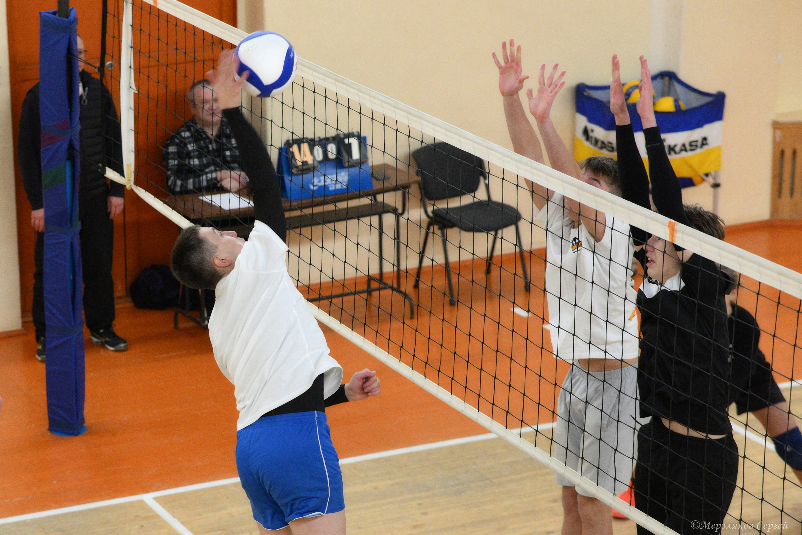 Новогодний турнир по волейболу. Ижевск. 15.12.2023. Спортивный репортажный фотограф в Ижевске Сергей Мерзляков