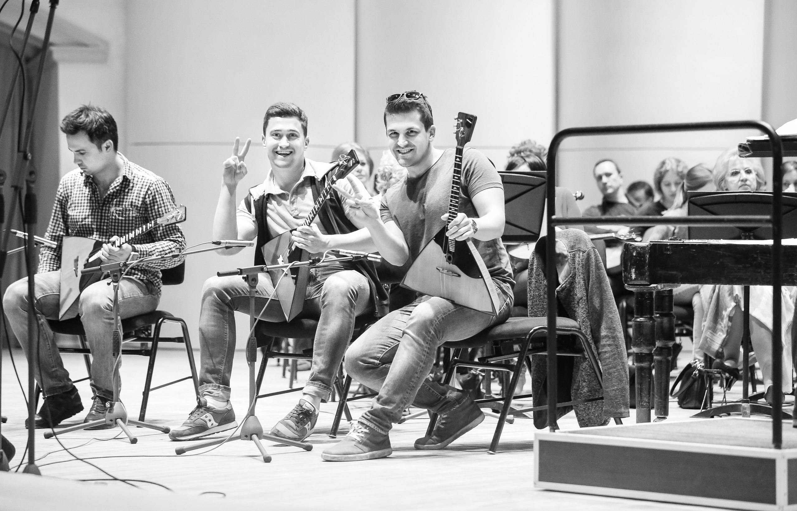 Концерт «Один виток вокруг планеты» ко Дню космонавтики. Дарья Письменюк / Darya Leitstern — фотограф, музыкант, журналист, путешественник