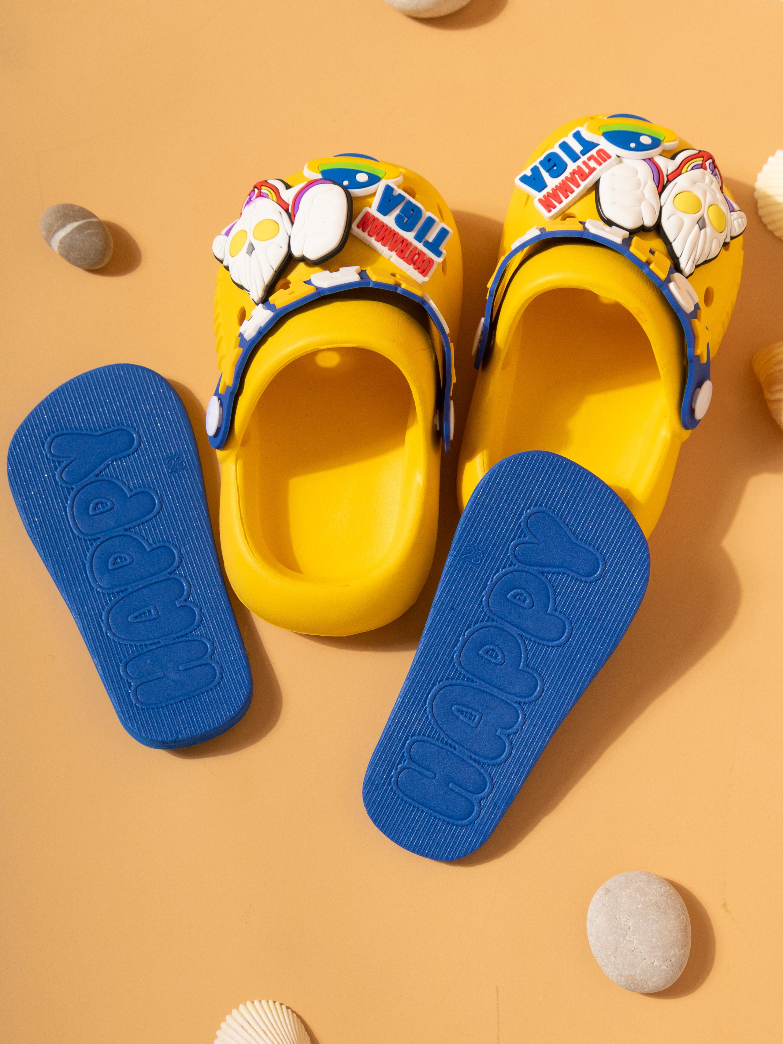 Тапочки резиновые. Фотостудия для Wildberries Ozon