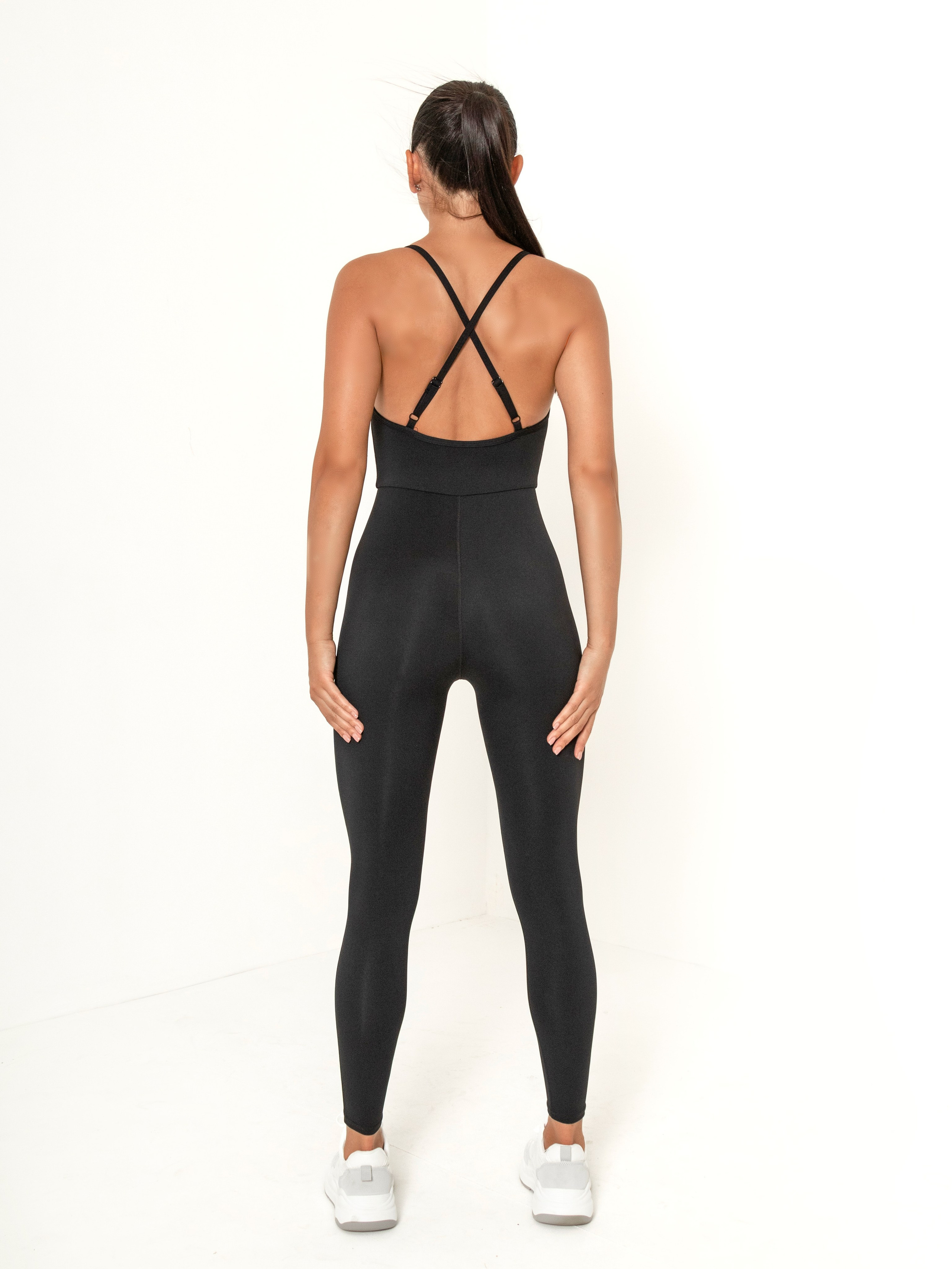 Спортивный комбинезон. Фотостудия для Wildberries Ozon