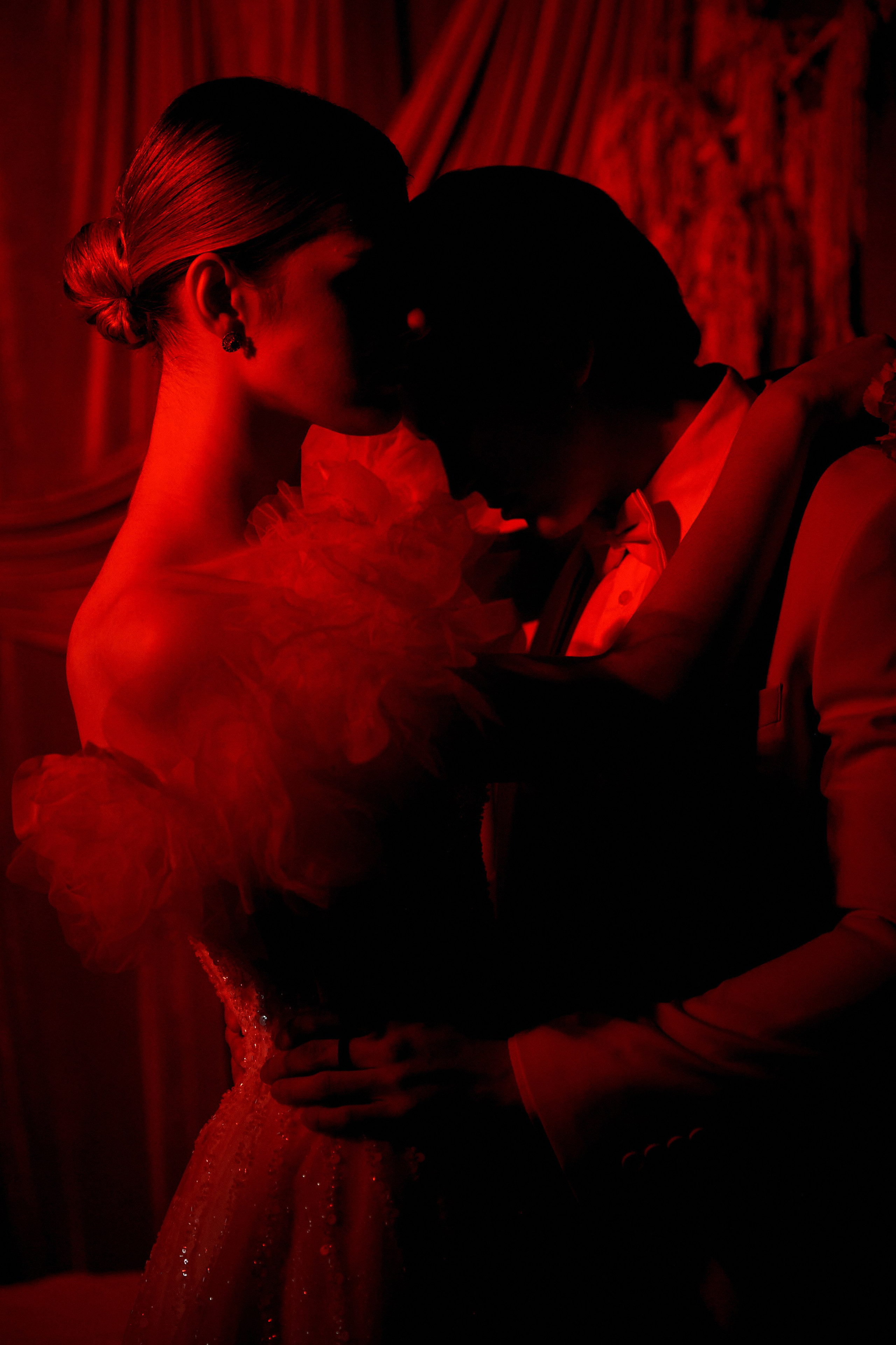 Red. Свадебный фотограф в Красноярске Владимир Ятмасов