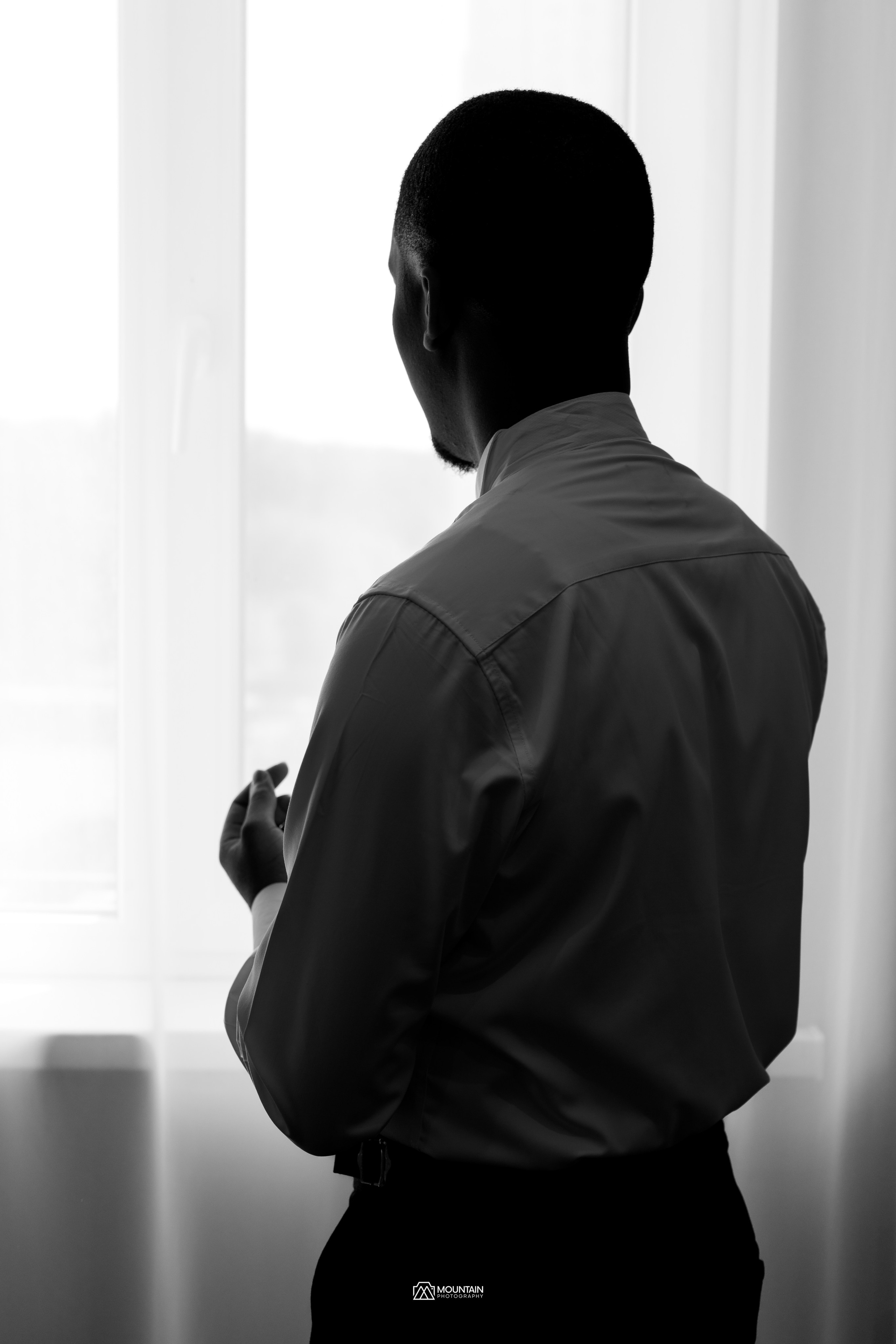 Dany & Mika. Я занимаюсь событийной, свадебной, товарной, студийной… фотографией