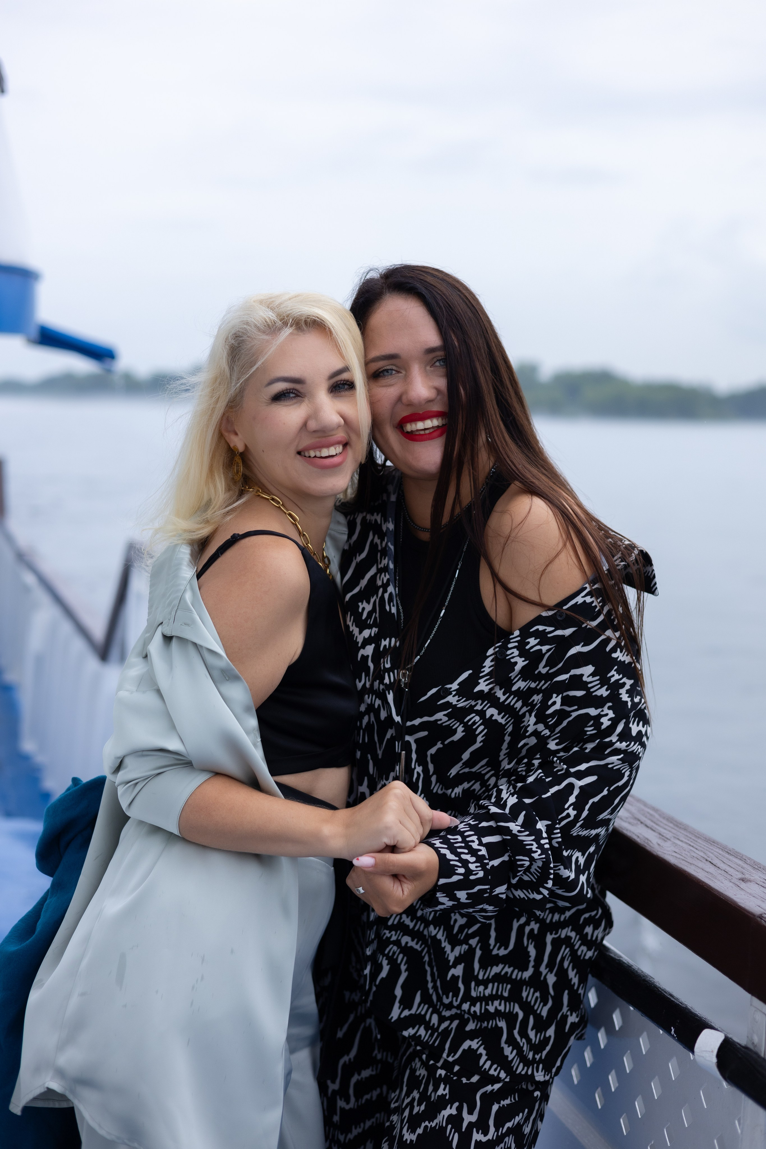 ФОТОДЕНЬ ТЕПЛОХОД. Фотограф Красноярск съемки лавстори, фотосессия в студии, портретная съемка, творческие фотосессии