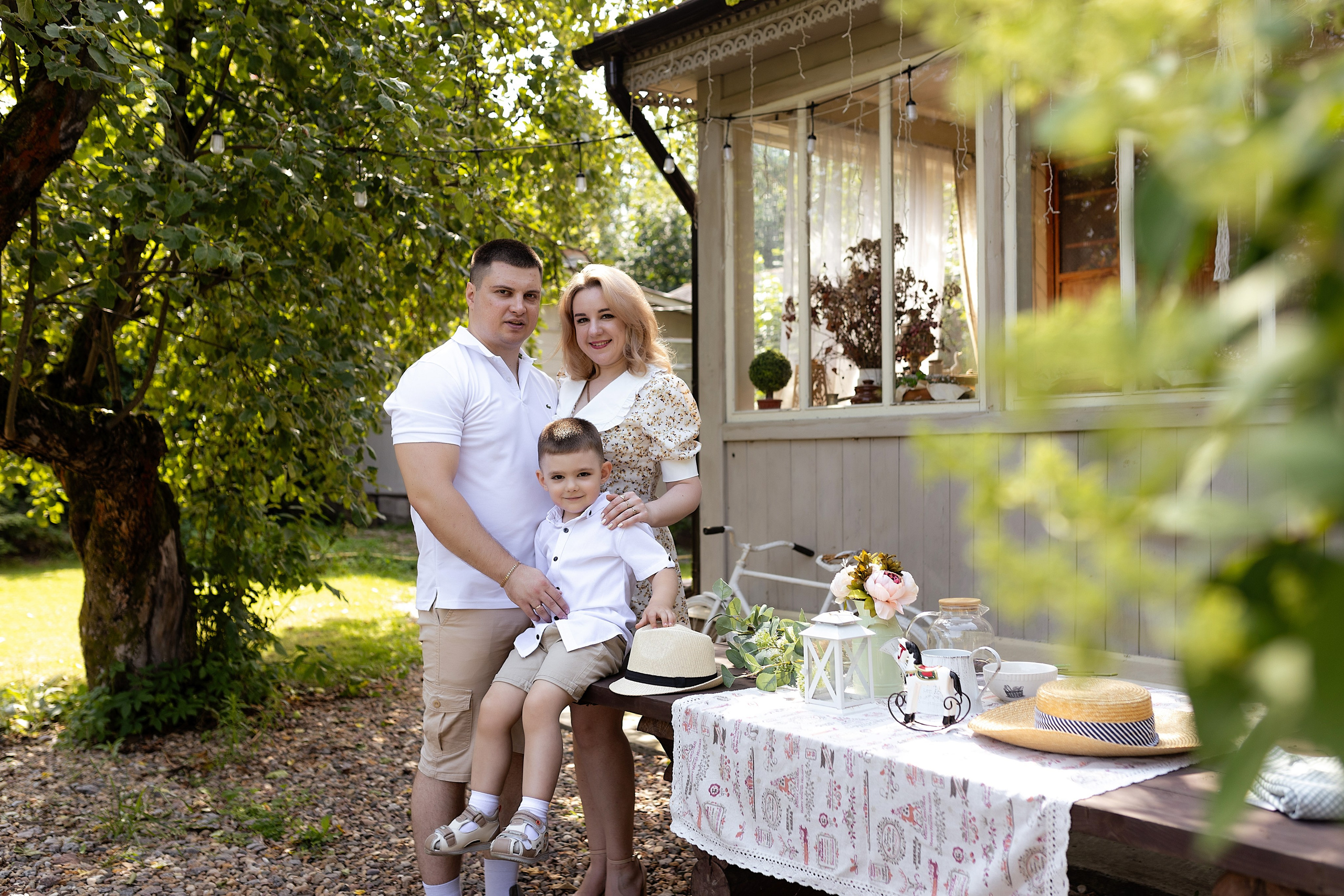 Семейная фотосессия на фотодаче в Купавне. Фотограф в Железнодорожном и Балашихе