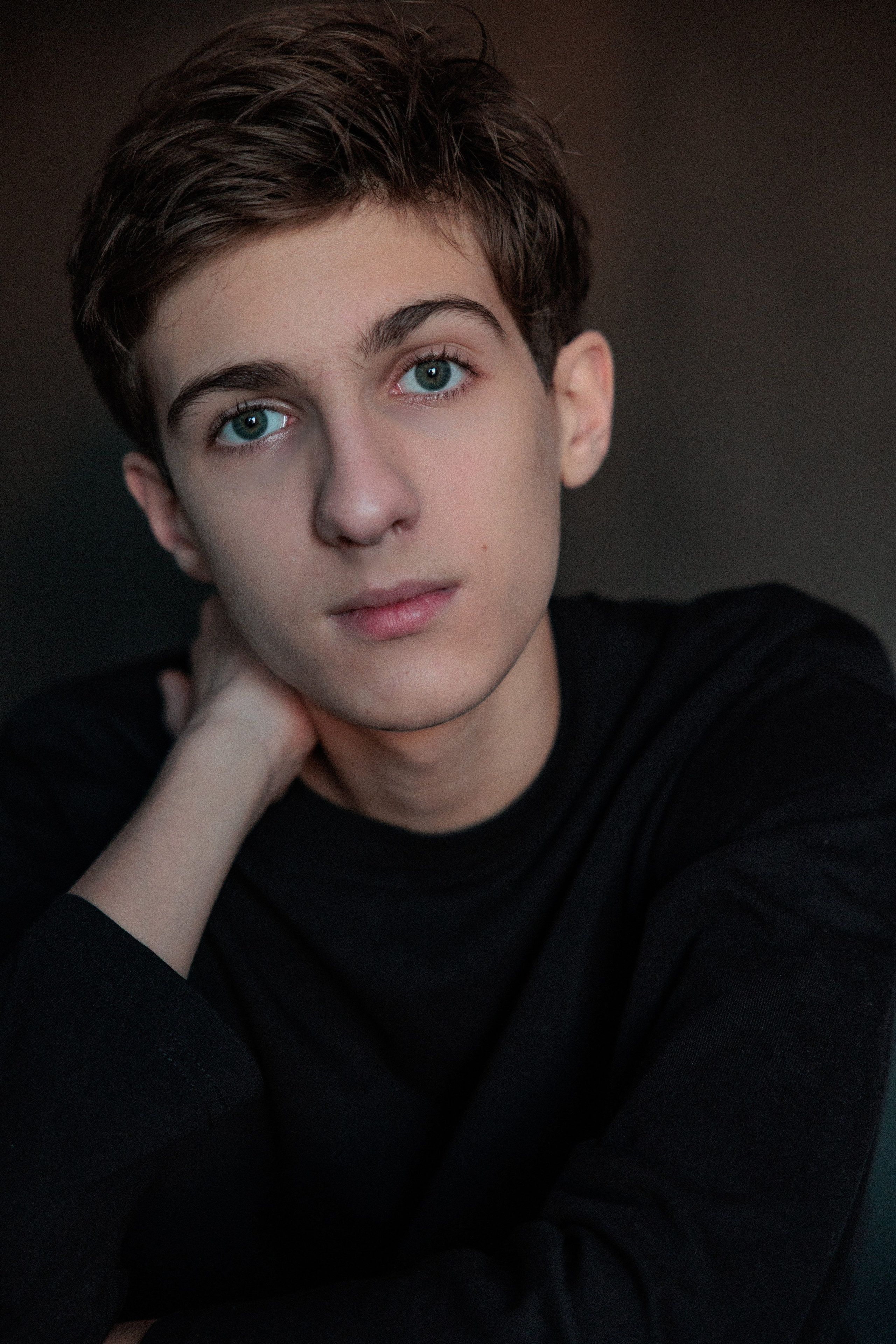 АРТЁМ. Я фотограф из Москвы к Вашим услугам