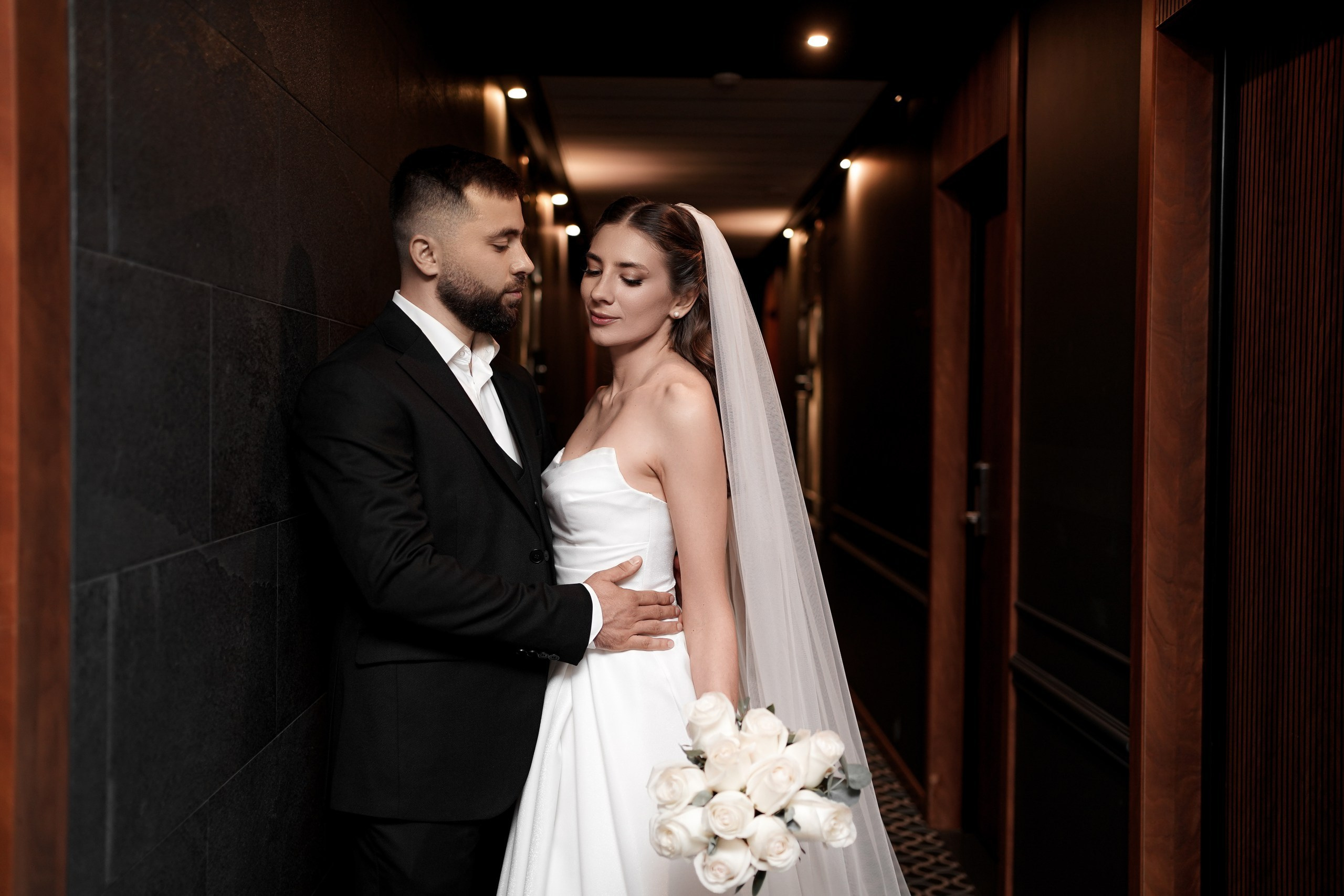 Виктория и Тарон в отеле Арка. Свадебный фотограф Ростов-на-Дону. Свадебный фотограф в Ростове-на-Дону. Таинство Крещения и Венчания, семейные фотосессии. Алёна Чёботова