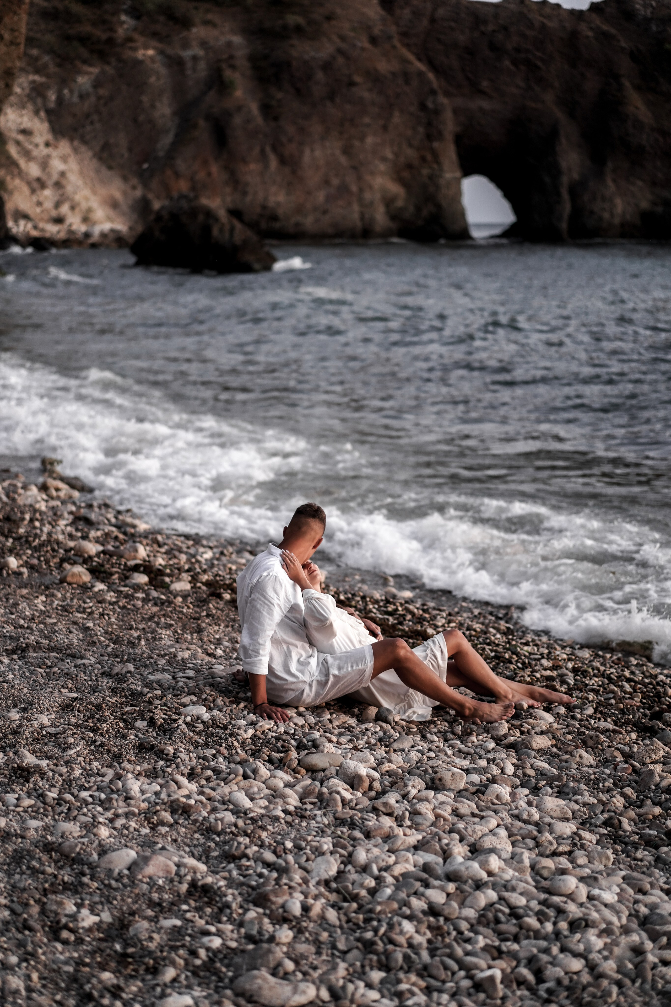 Матвей и Софья на фотосессии дикого пляжа Грот Дианы в Крыму. Свадебный фотограф в Ростове-на-Дону. Таинство Крещения и Венчания, семейные фотосессии. Алёна Чёботова