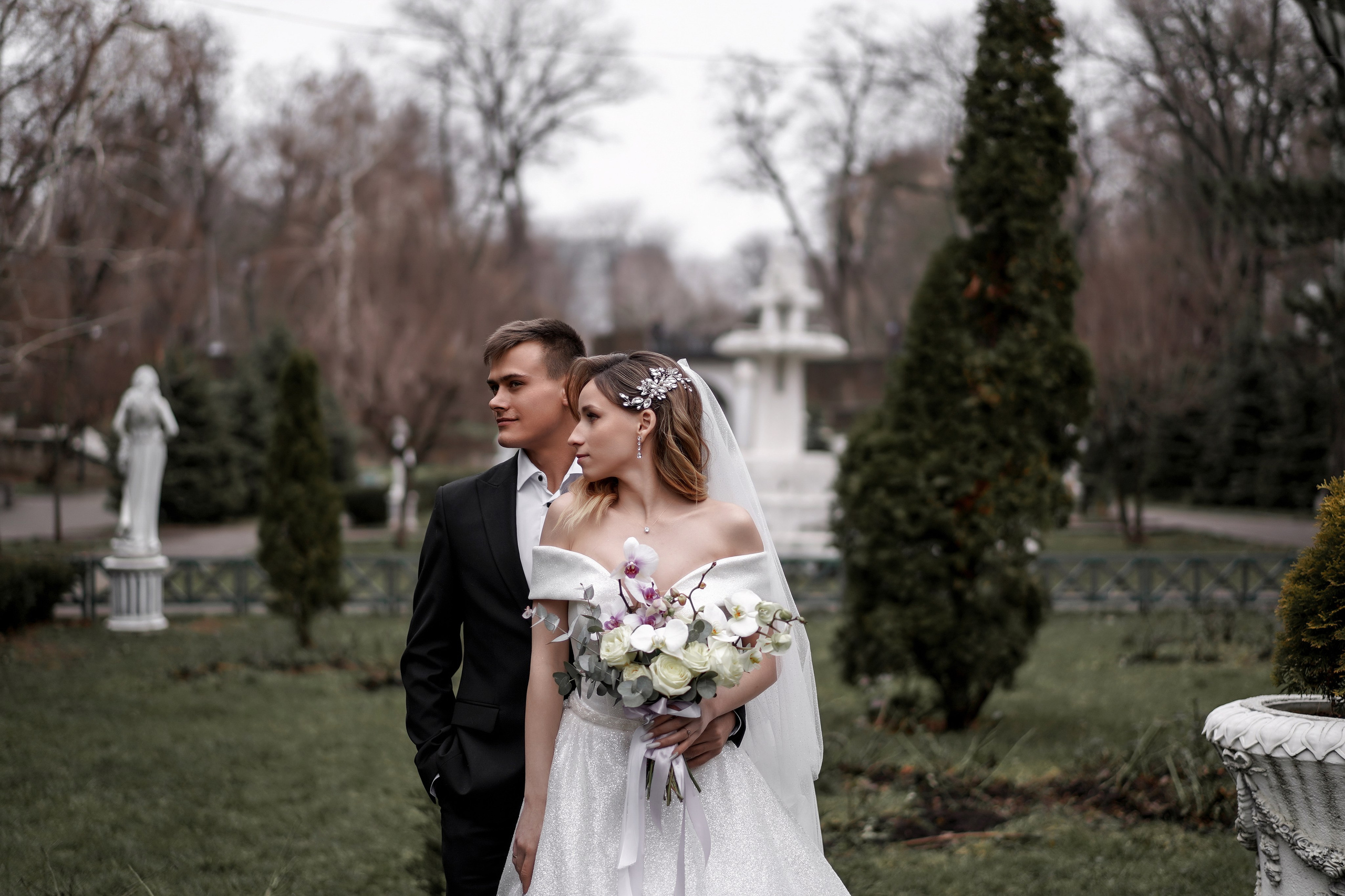 Свадебная фотосессия Сергея и Кристины в парке Максима Горького в Ростове-на-Дону. Свадебный фотограф в Ростове-на-Дону. Таинство Крещения и Венчания, семейные фотосессии. Алёна Чёботова