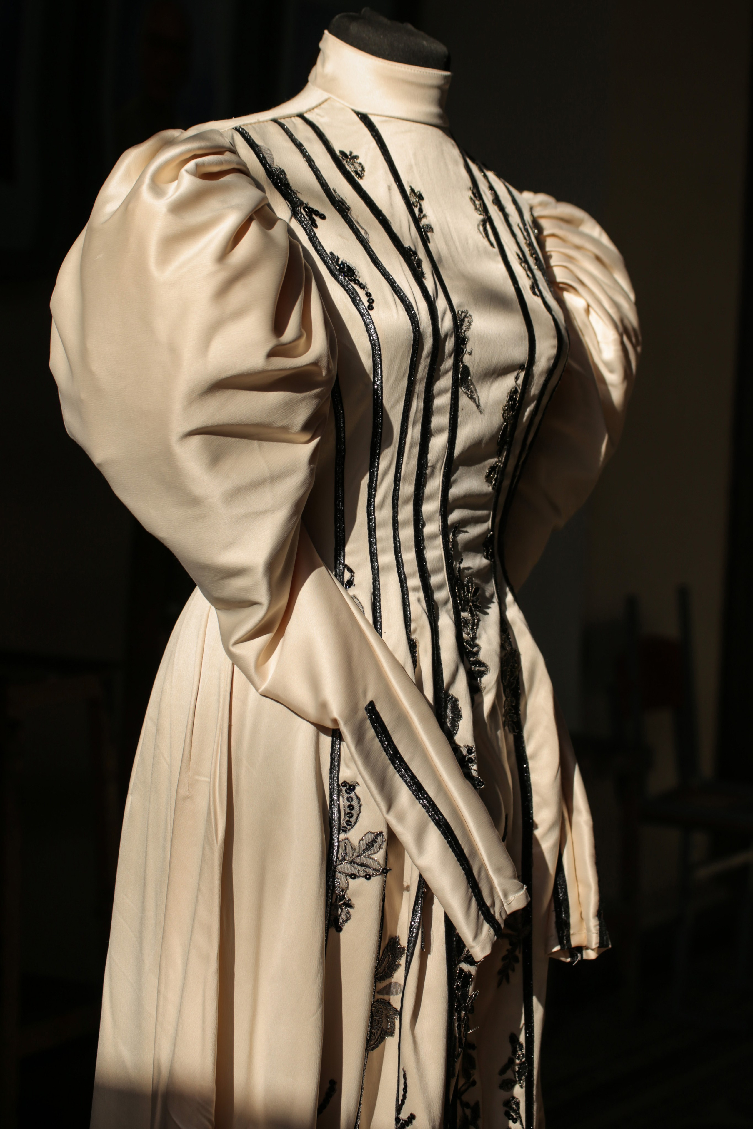 Ламановой. Костюмер, художник кино и телевидения в спб