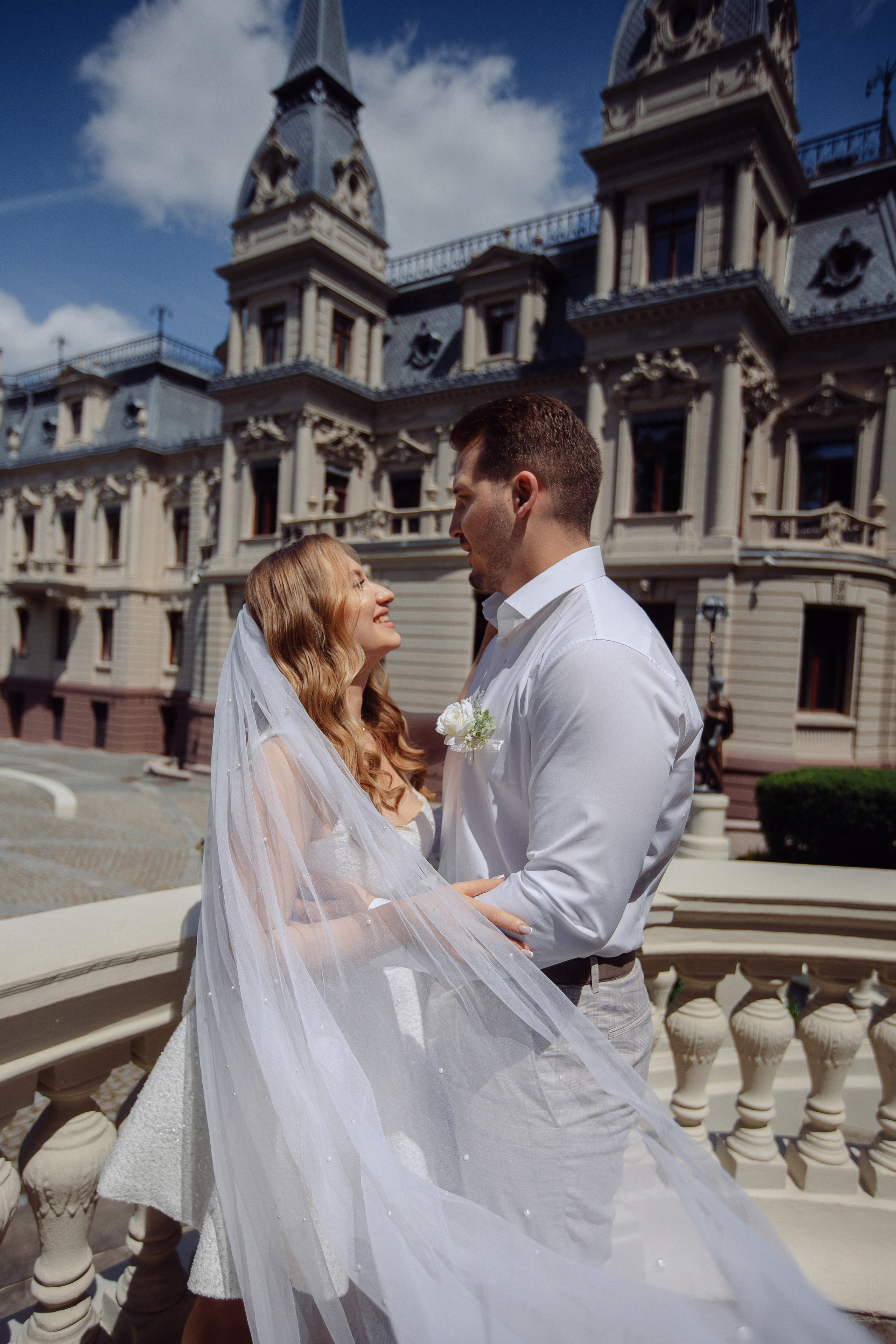 Ślubna sesja zdjęciowa w Pałacu Poznańskiego-Muzeum Miasta Łodzi. Свадебный фотограф Варшава Лодзь Польша Елена Юцова