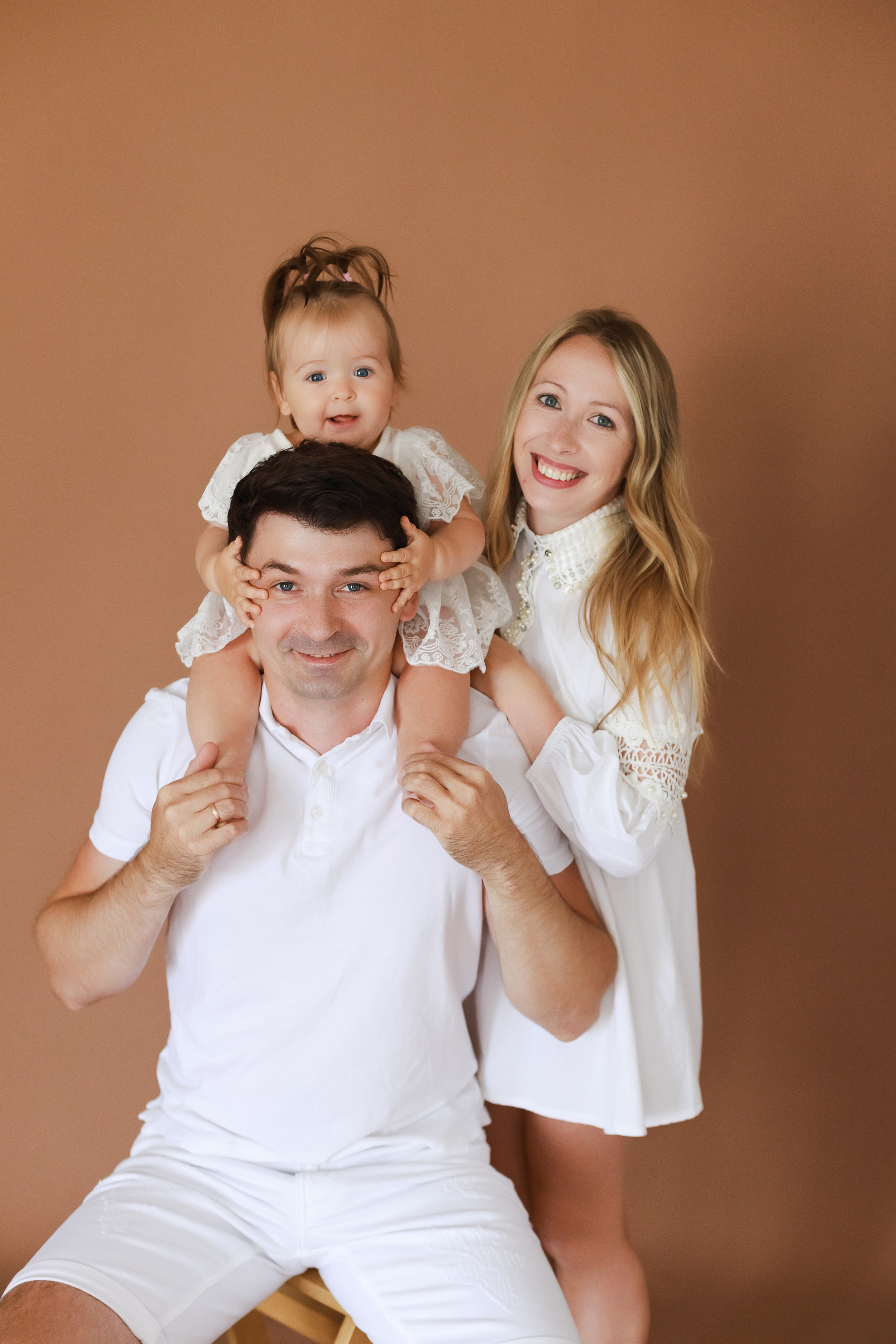 Анюта. Крушение торта. Детский и семейный фотограф в Краснодаре Альбина Морозова