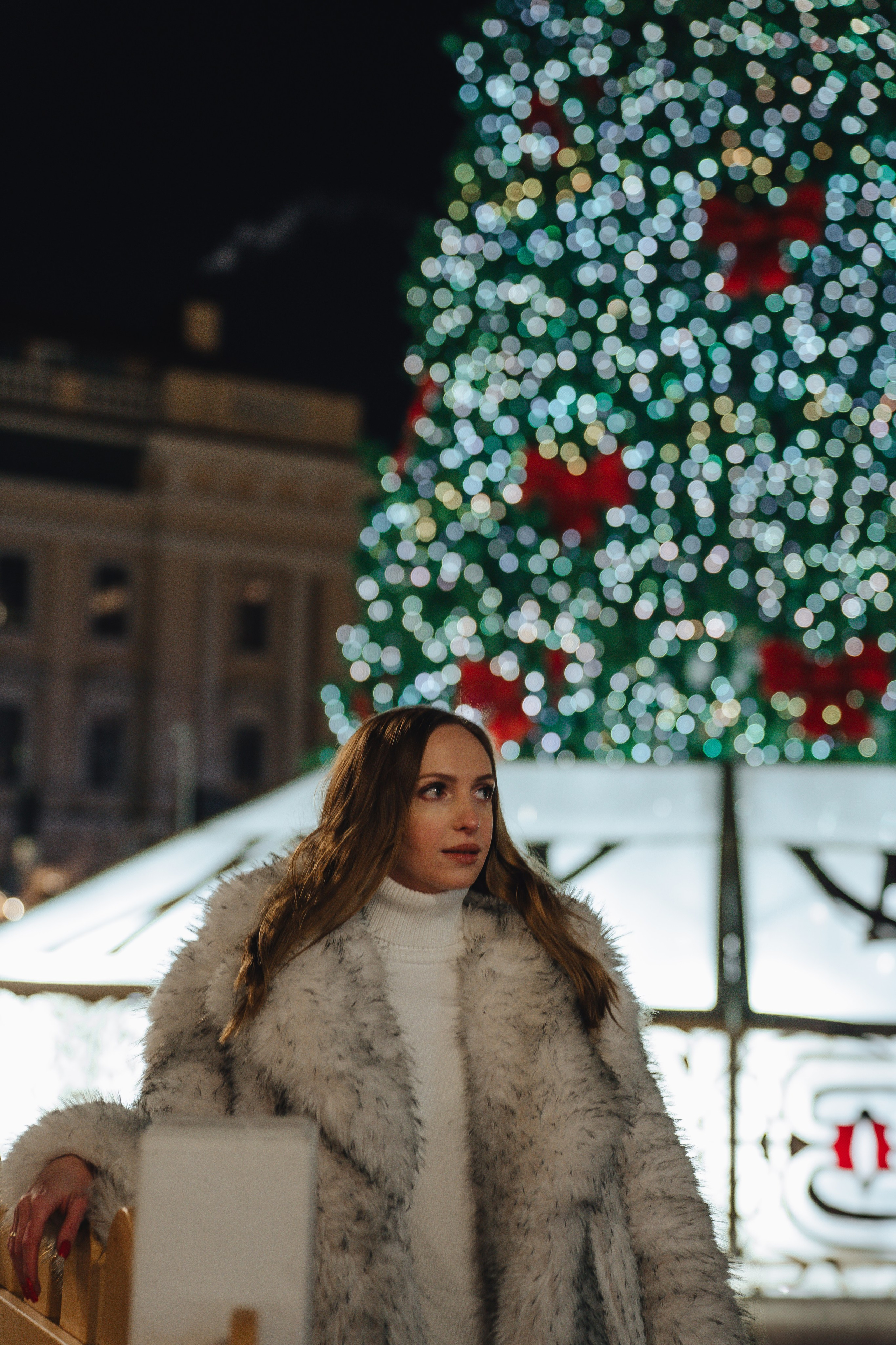 ПРОГУЛКА НА МАНЕЖНОЙ ПЛОЩАДИ ДЛЯ ДЕВУШКИ ПЕРЕД НОВЫМ ГОДОМ (НОВОГОДНЯЯ ФОТОСЕССИИЯ НА МАНЕЖНОЙ ПЛОЩАДИ). Профессиональный фотограф, Санкт-Петербург — Виктория Богомолова