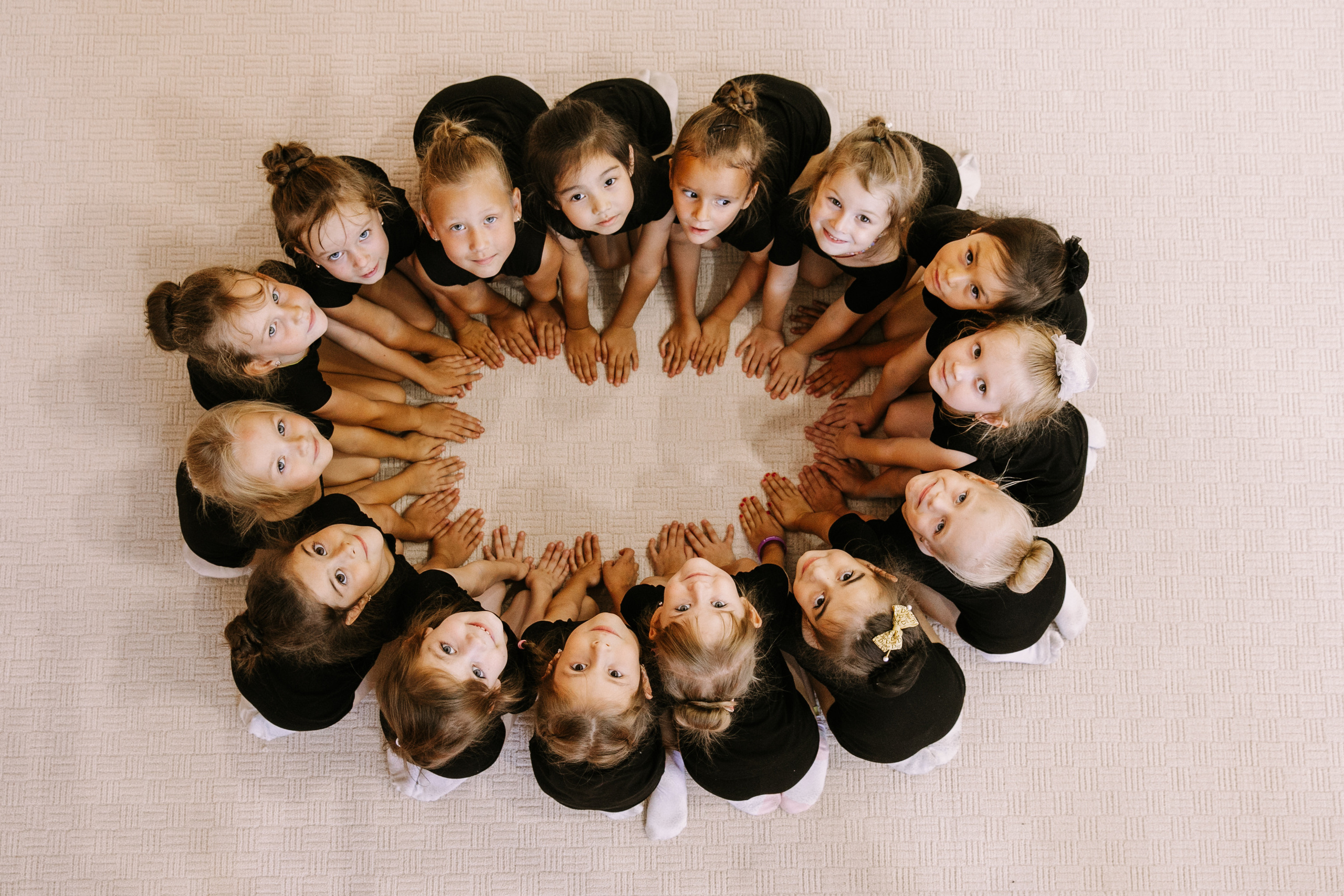 Гимнастки. Фотограф Максим Маркелов