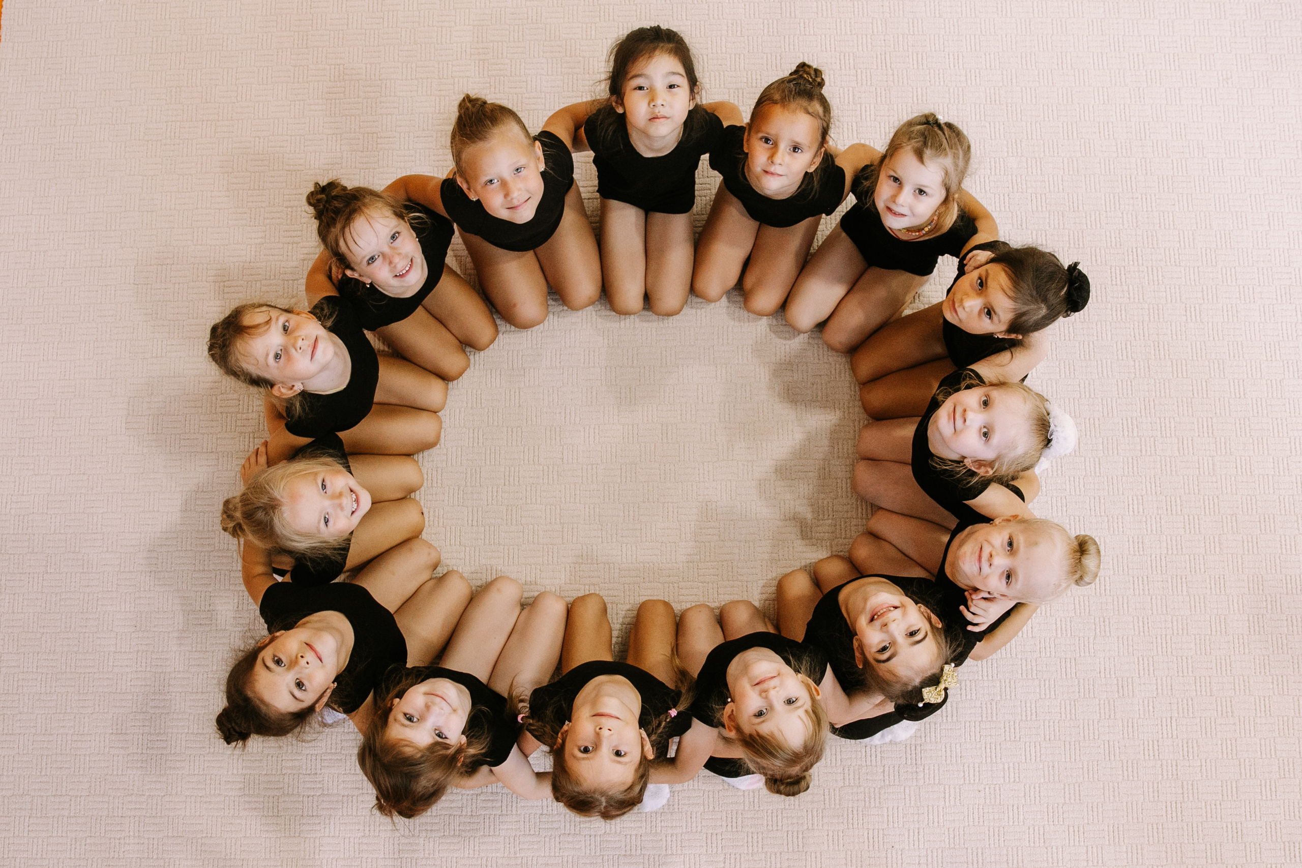 Гимнастки. Фотограф Максим Маркелов