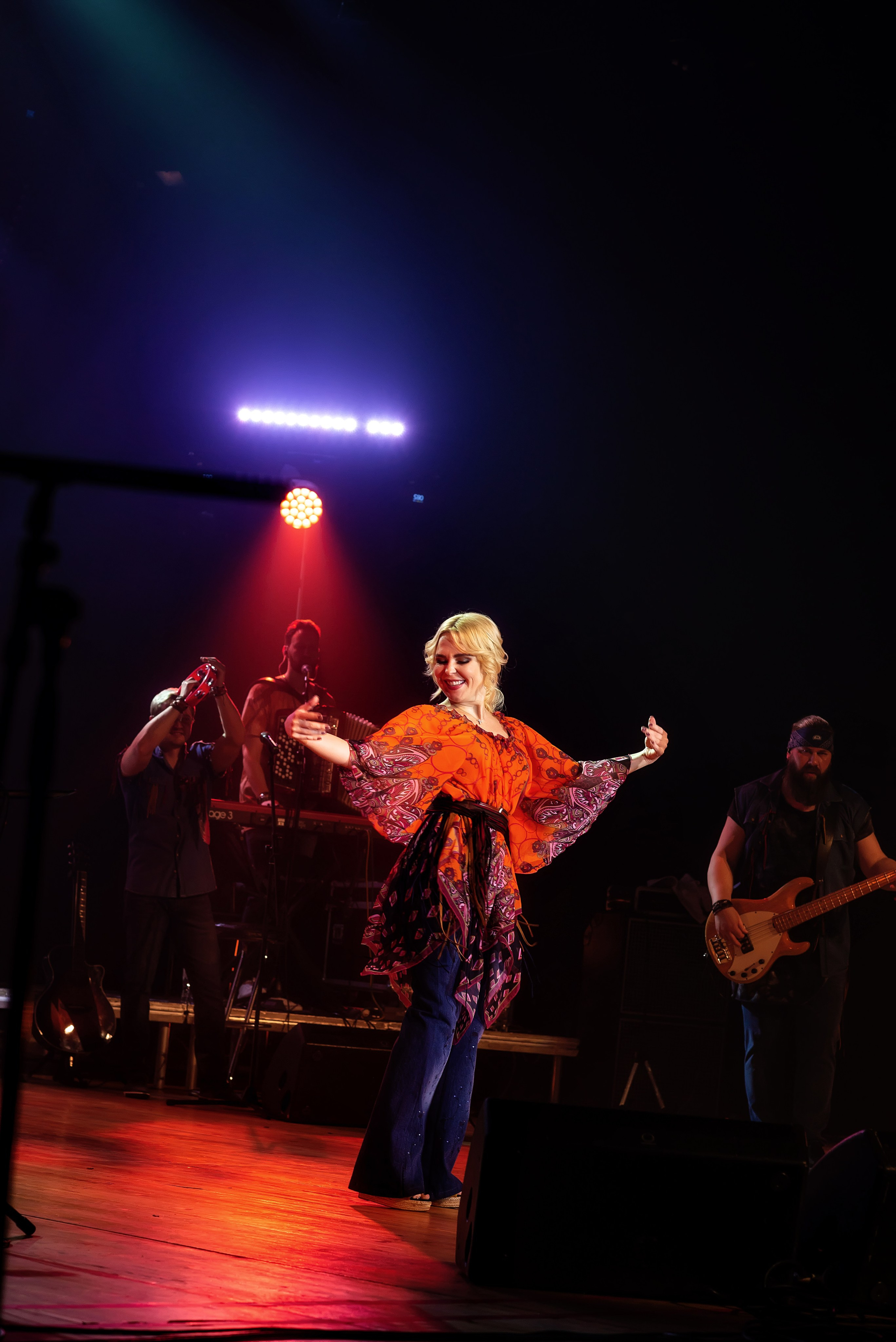 Концерт Пелагеи. Школьный, фэшн фотограф в Тюмени и в России Ирина Королева