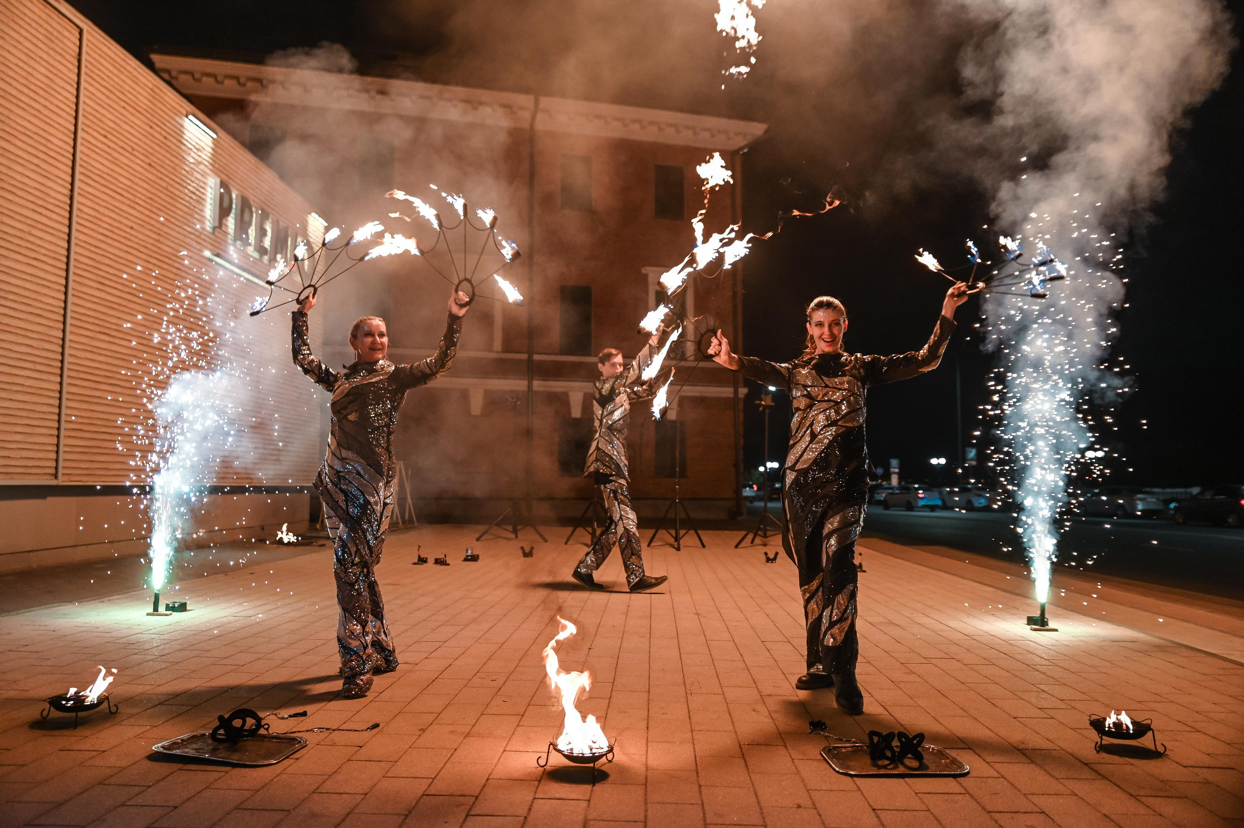 VIP Show 3 артиста 35000 руб. Огненно-пиротехническое шоу, салюты, пиротехника на ваш праздник!
