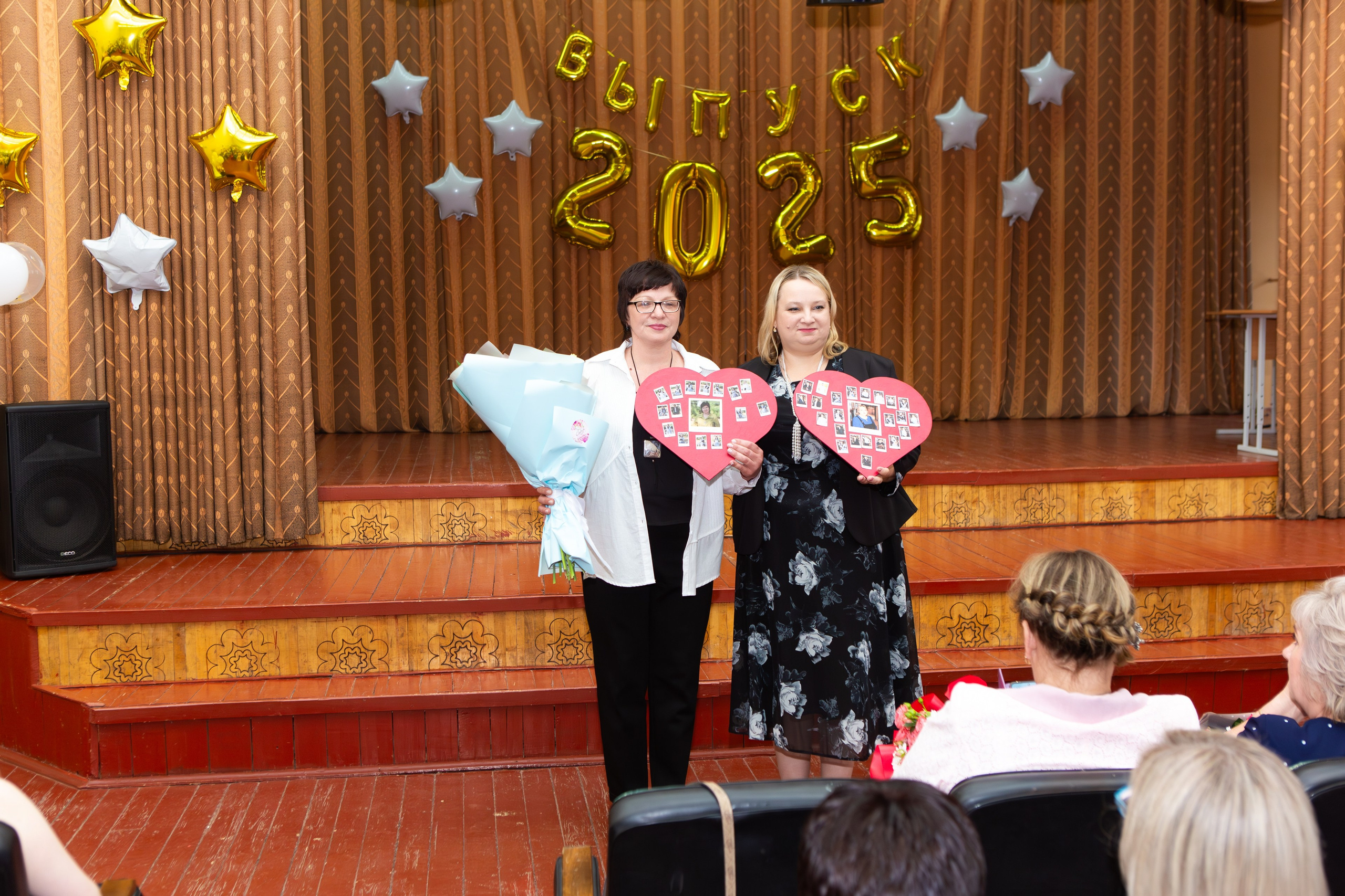 ВРУЧЕНИЕ ДИПЛОМОВ 2025 9 ШКОЛА Г.МЦЕНСК. Профессиональный фотограф в Мценске и Орловской области