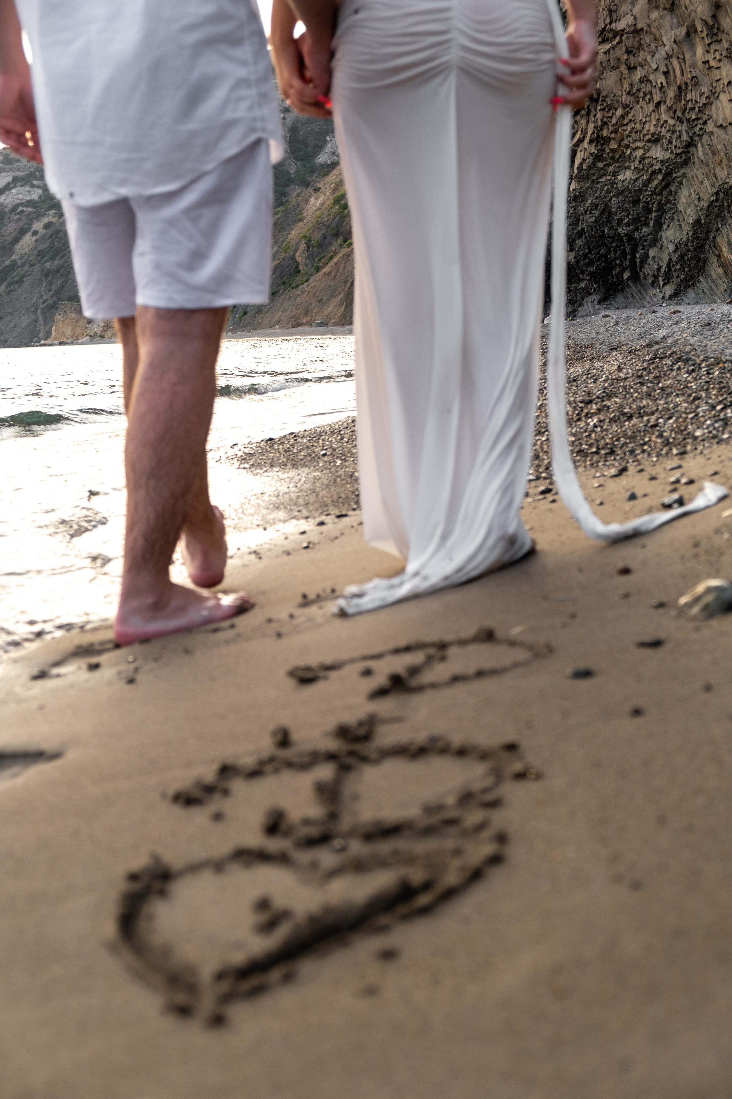 Фотосессия на море. Яшмовый пляж, Севастополь. Фиолент. Даша и Дмитрий. Профессиональная фотосъемка в Крыму. Натуральные эмоции и живые кадры. Забронируйте дату прямо сейчас!