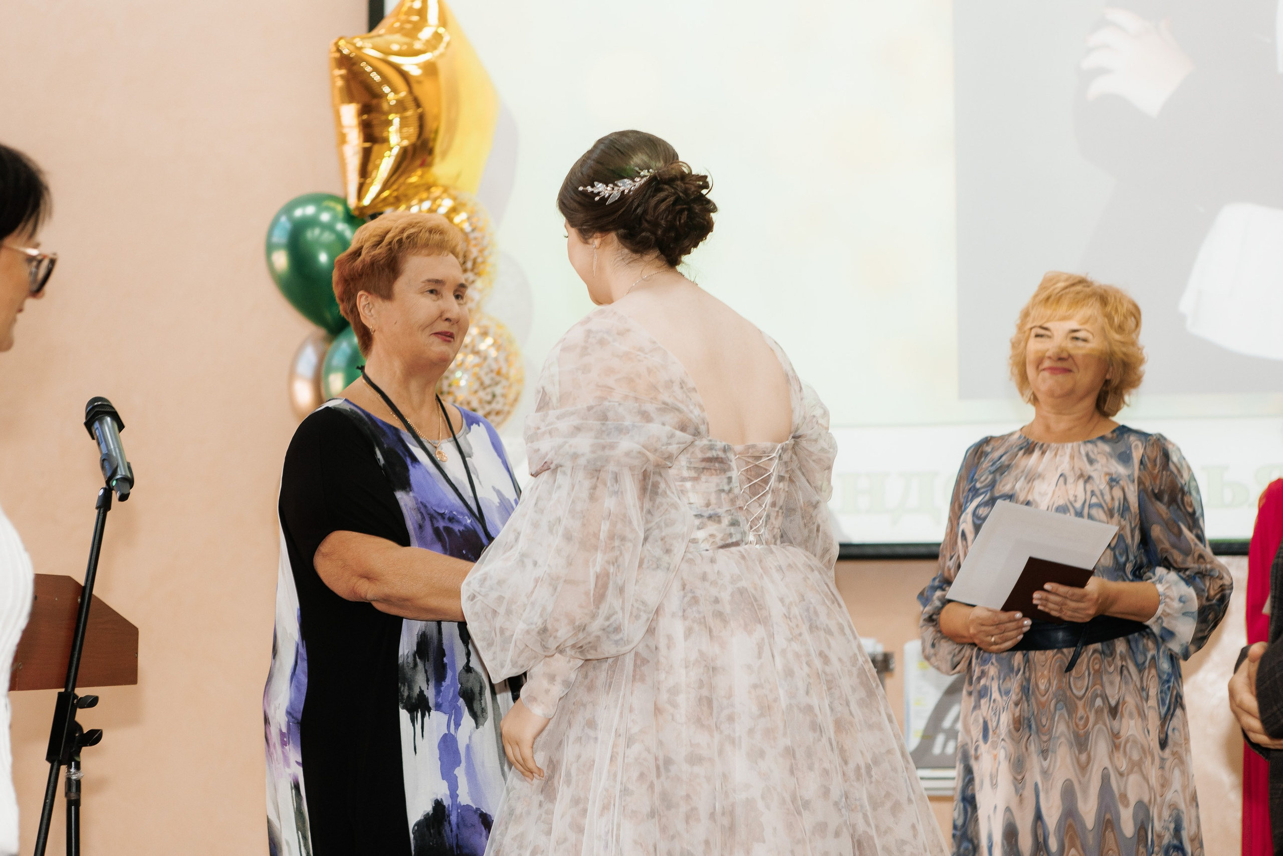 Выпускной Гимназия 12 2024 г. Свадебный и портретный Фотограф в Липецке Дмитрий Котюков