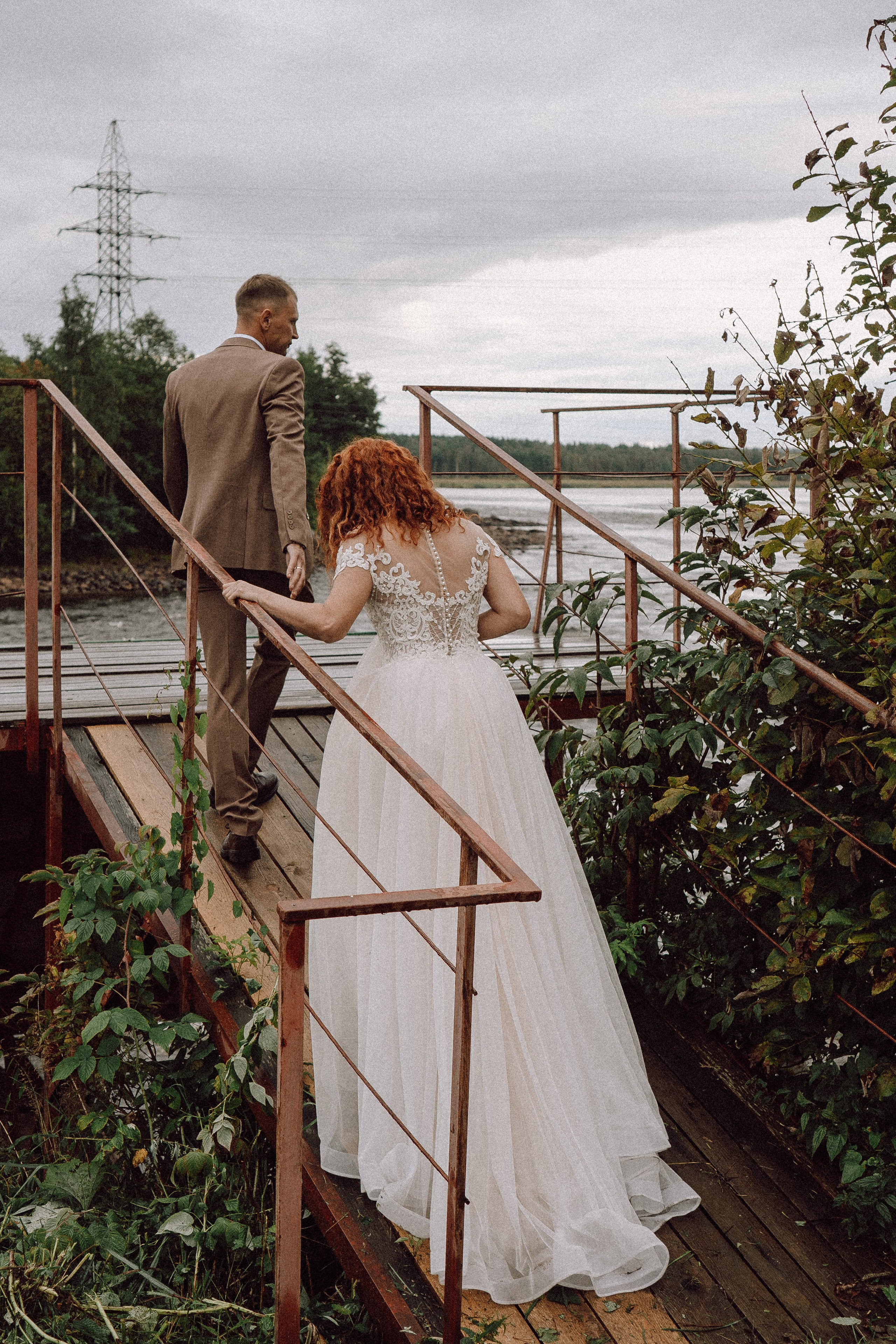 СВАДЕБНАЯ ФОТОСЕССИИЯ ПАРЫ В ГОРОДЕ ПРИОЗЕРСК В СОСНОВОМ ЛЕСУ И С ПИКАПОМ. Профессиональный фотограф, Санкт-Петербург — Виктория Богомолова