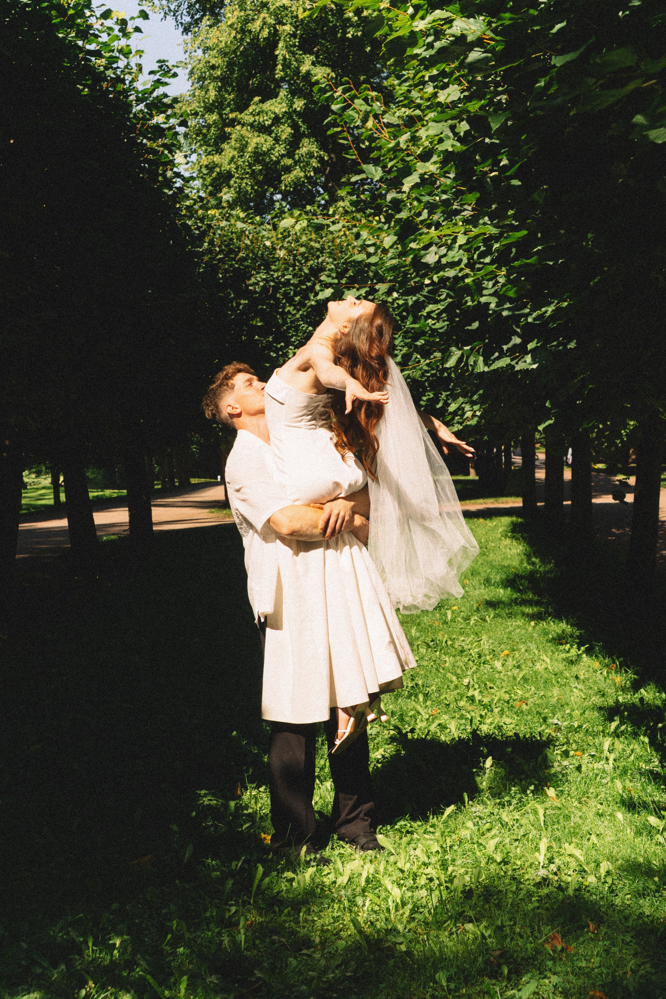 СВАДЕБНАЯ СЬЕМКА В ПЕТЕРГОФЕ И СЬЕМКА РЕПОРТАЖА В ЗАГСЕ ПЕТЕРГОФА. Профессиональный фотограф, Санкт-Петербург — Виктория Богомолова