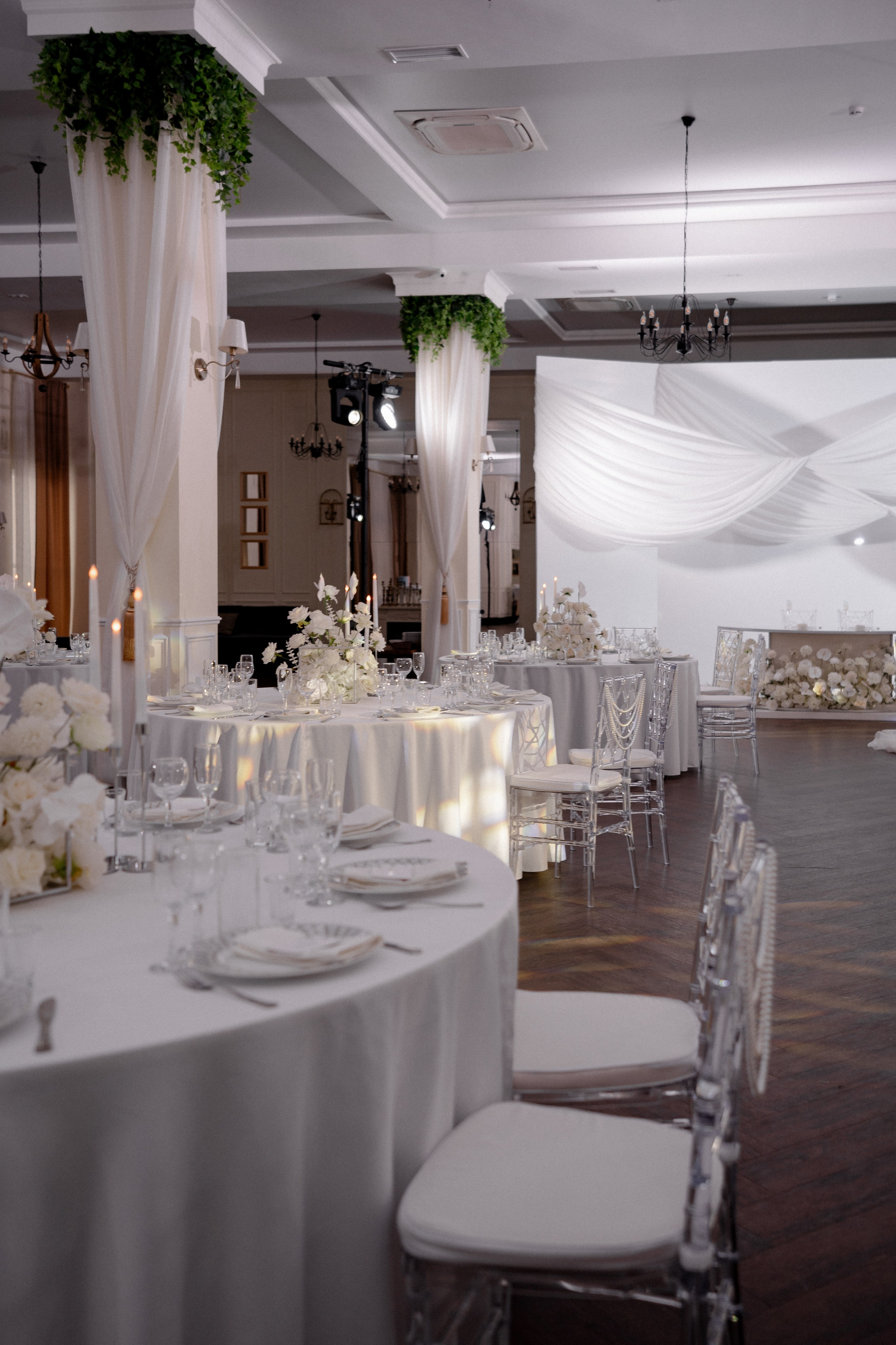 СВАДЕБНАЯ СЬЕМКА СБОРОВ В ОТЕЛЕ И ВЫЕЗД НА ЦЕРЕМОНИЮ (СНЯТО В СИБИРЕ В НИЖНЕВАРТОВСКЕ). Профессиональный фотограф, Санкт-Петербург — Виктория Богомолова