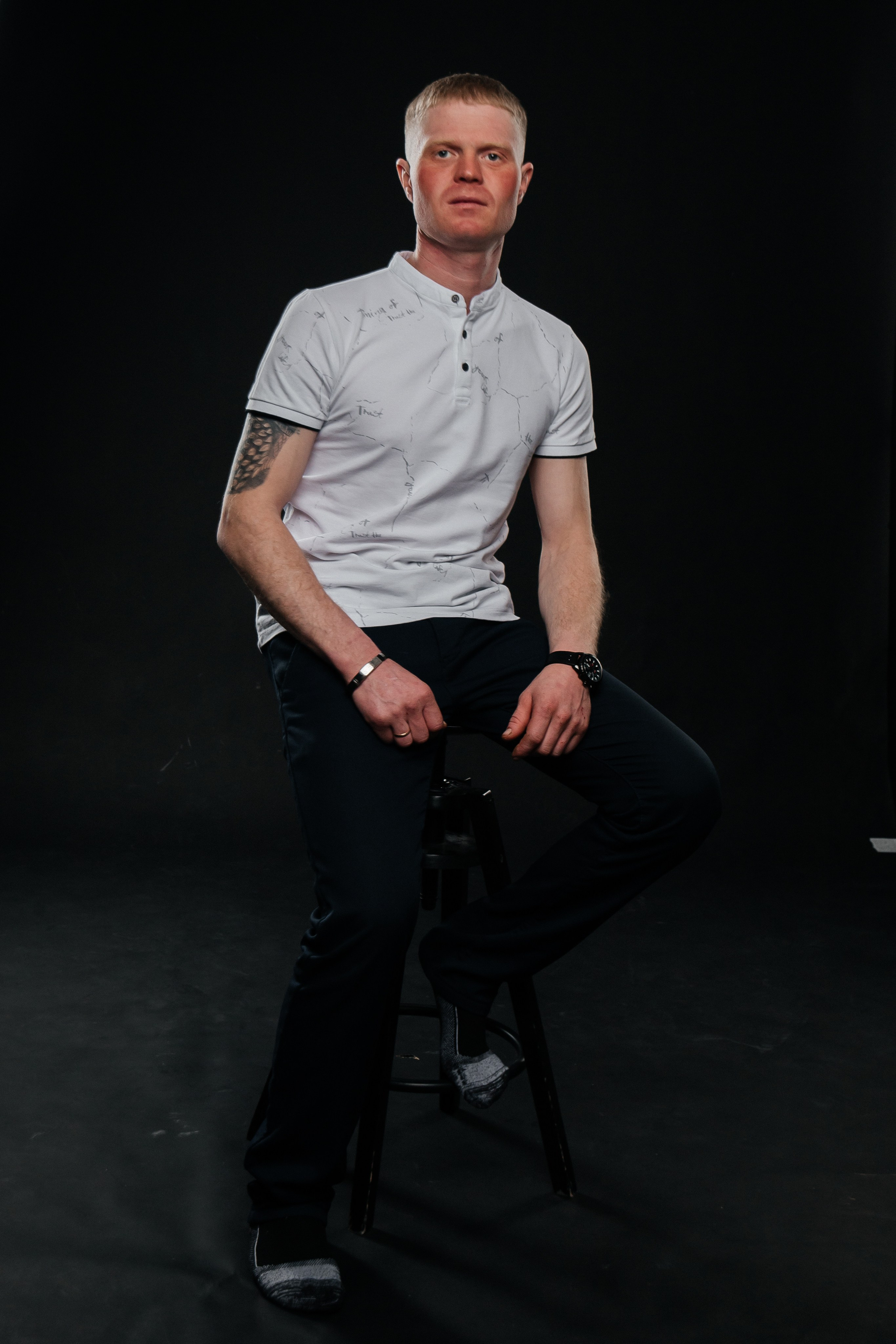 Семья Анны и Дмитрия. Фотограф в Иркутске Анастасия Кись. Студийная фотосессия беременности в тканях Иркутск. Семейная фотосессия, ПОРТРЕТ «ПОКОЛЕНИЕ»