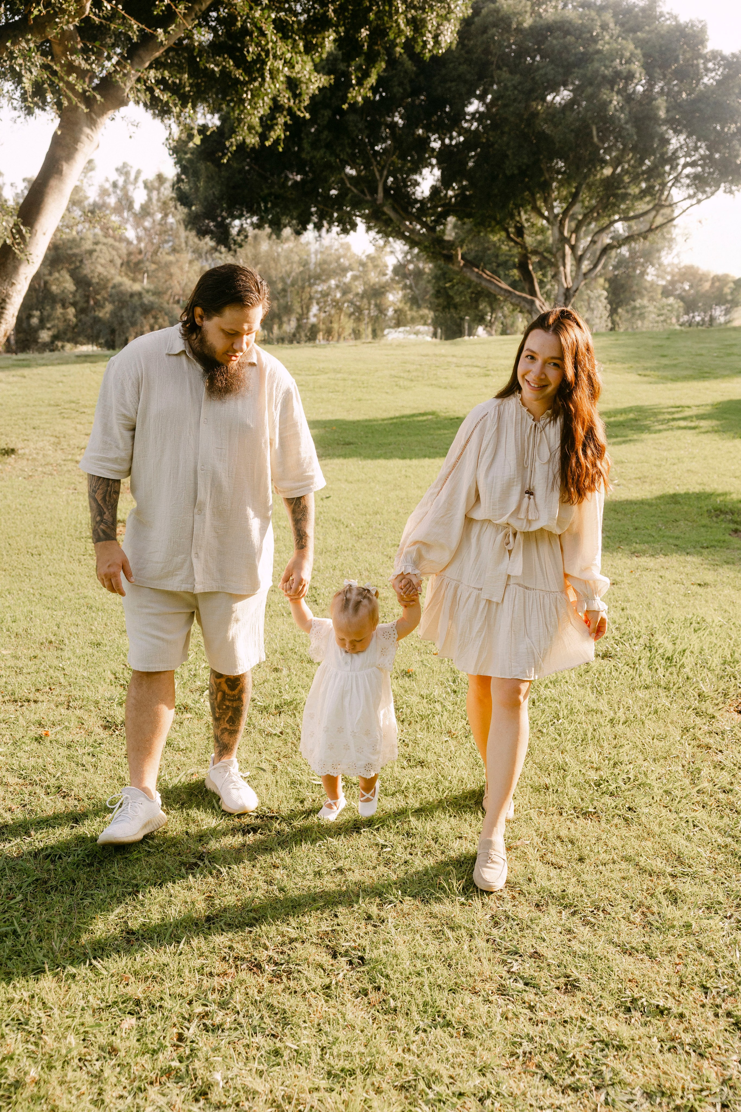 First year photoshoot inside the park (sunset). Wedding and family photographer