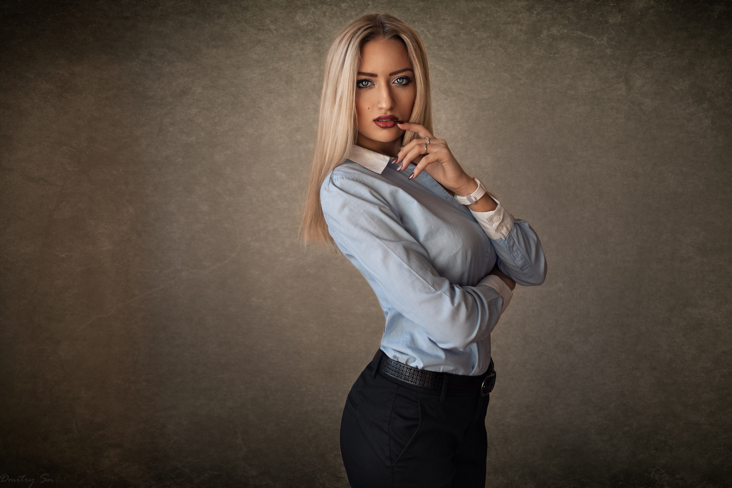 Портретная съемка у окна с Елизаветой для «себя»