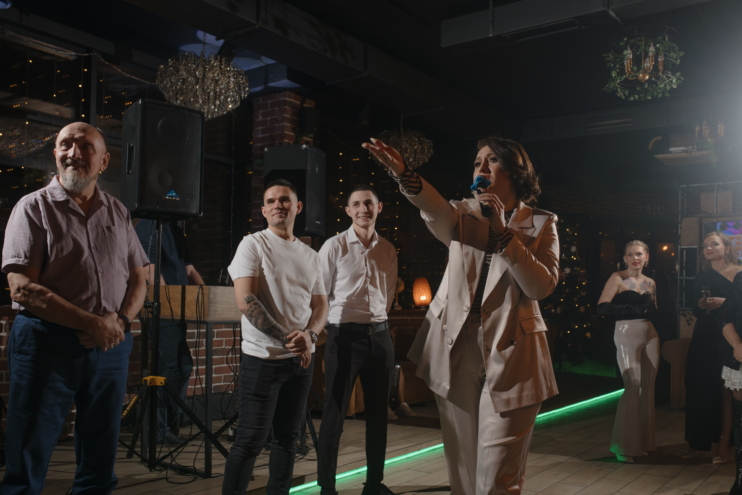 День рождения Томы — Let`s Talk Bar. Свадебный фотограф Екатеринбург/Челябинск — Любовь Волохова