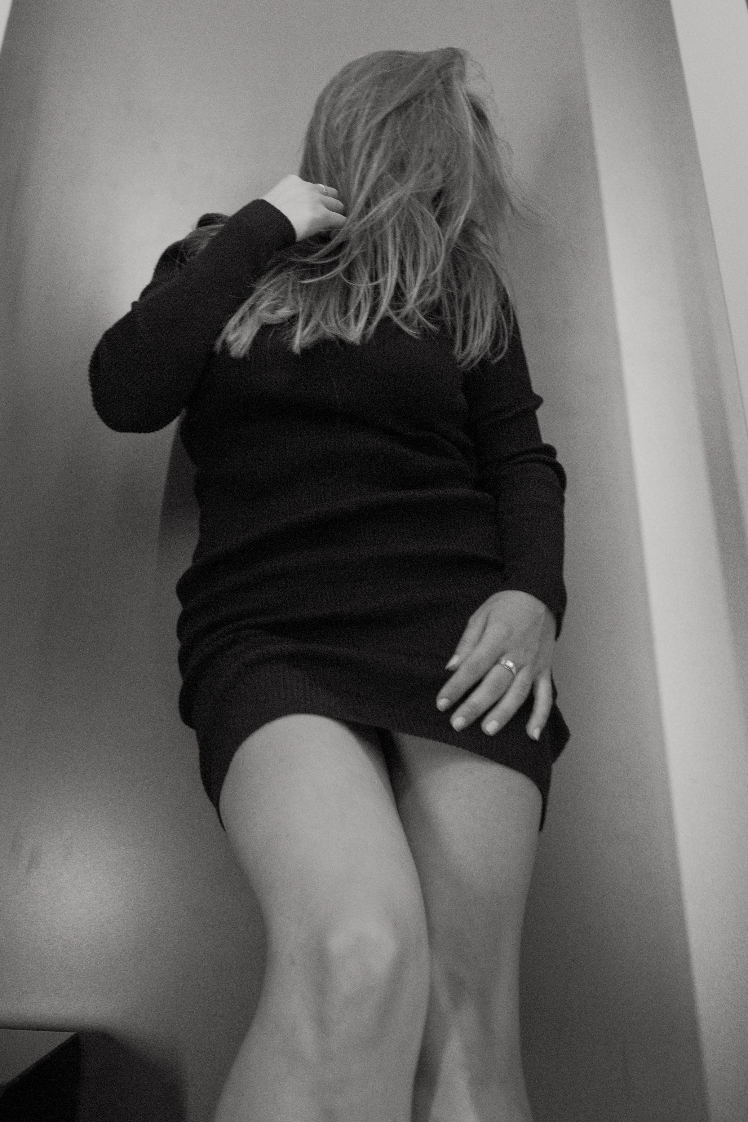 персональная фотосьемка девушки в раздевалке 