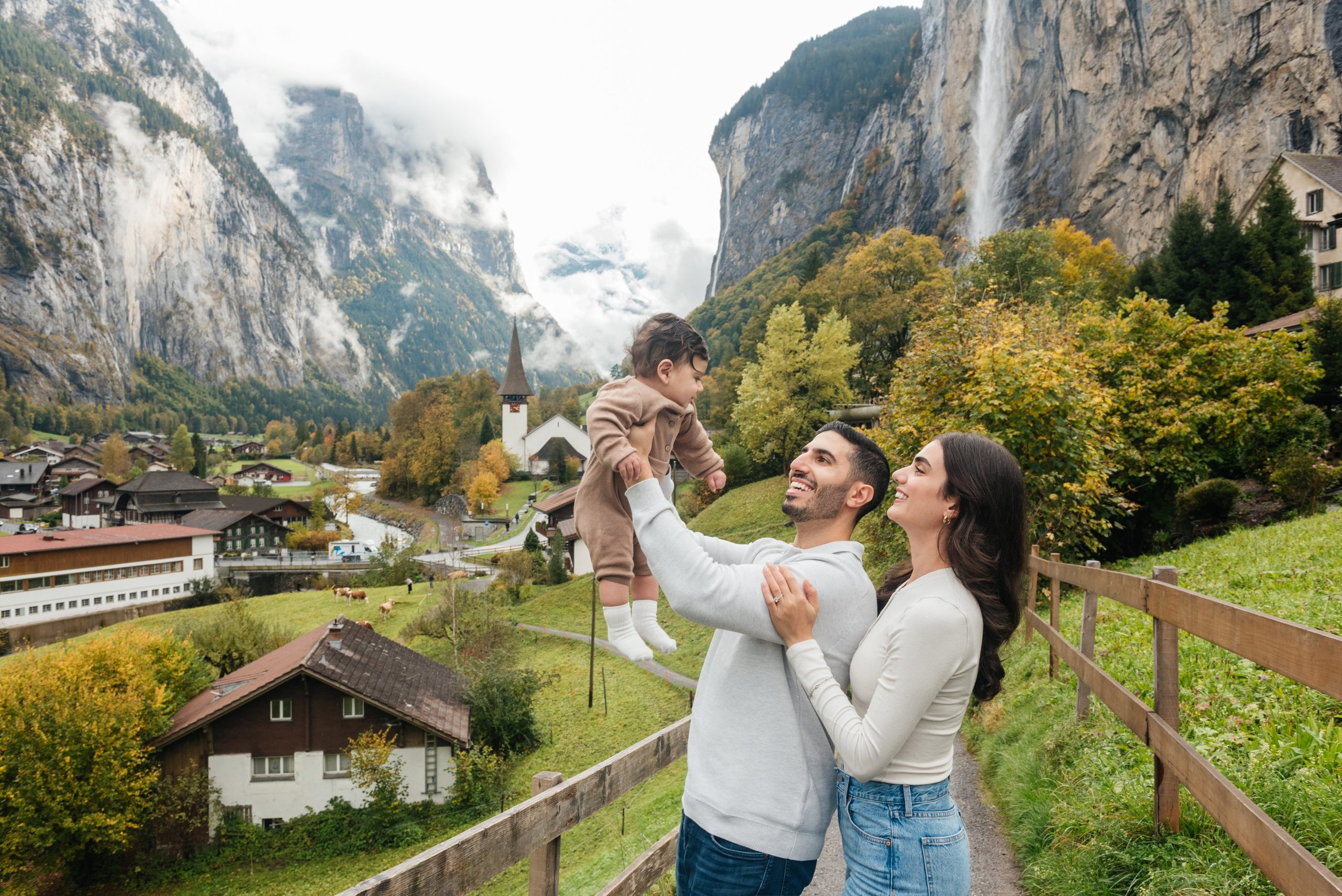 Ruby, Elie and Leo (Lauterbrunnen, Suisse). Photographe en Suisse et en Europe Anna Alekseenko