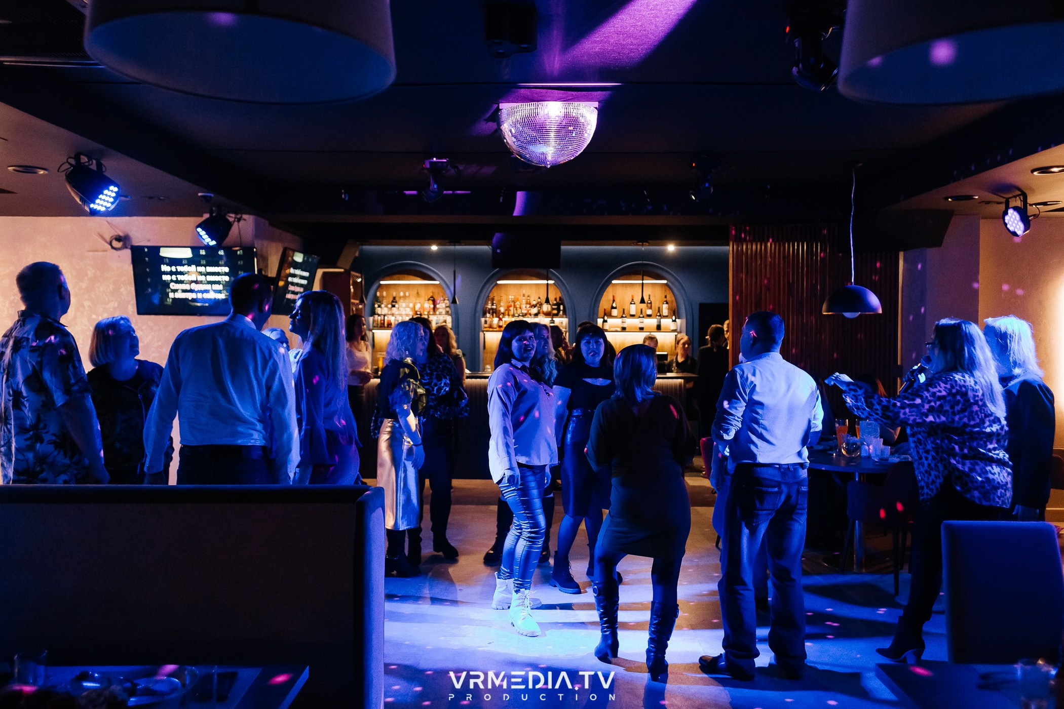 8 марта в караоке-ресторане «Голос»