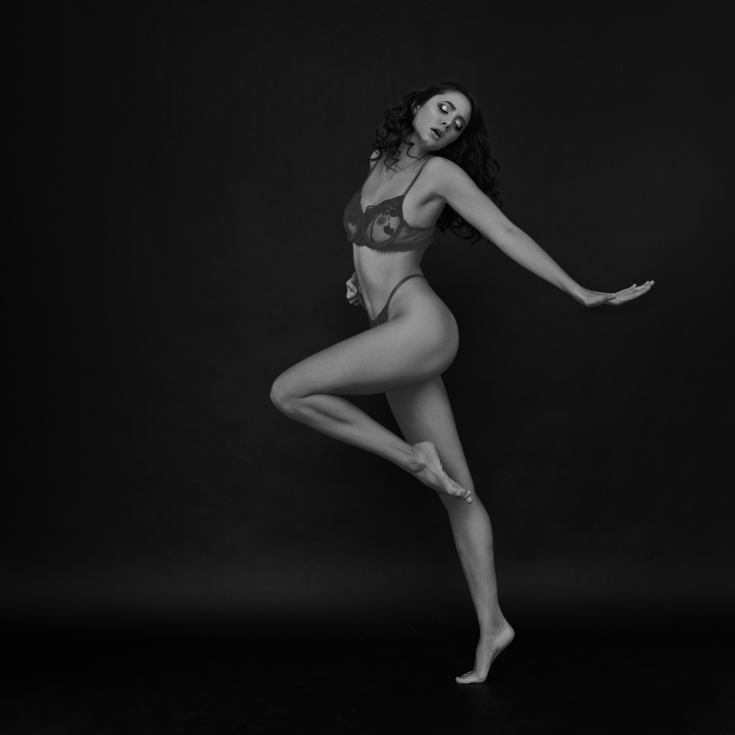 Фотосессия в стиле минимализм. Александр Mr.Brass — фотографирую женский портрет в Москве