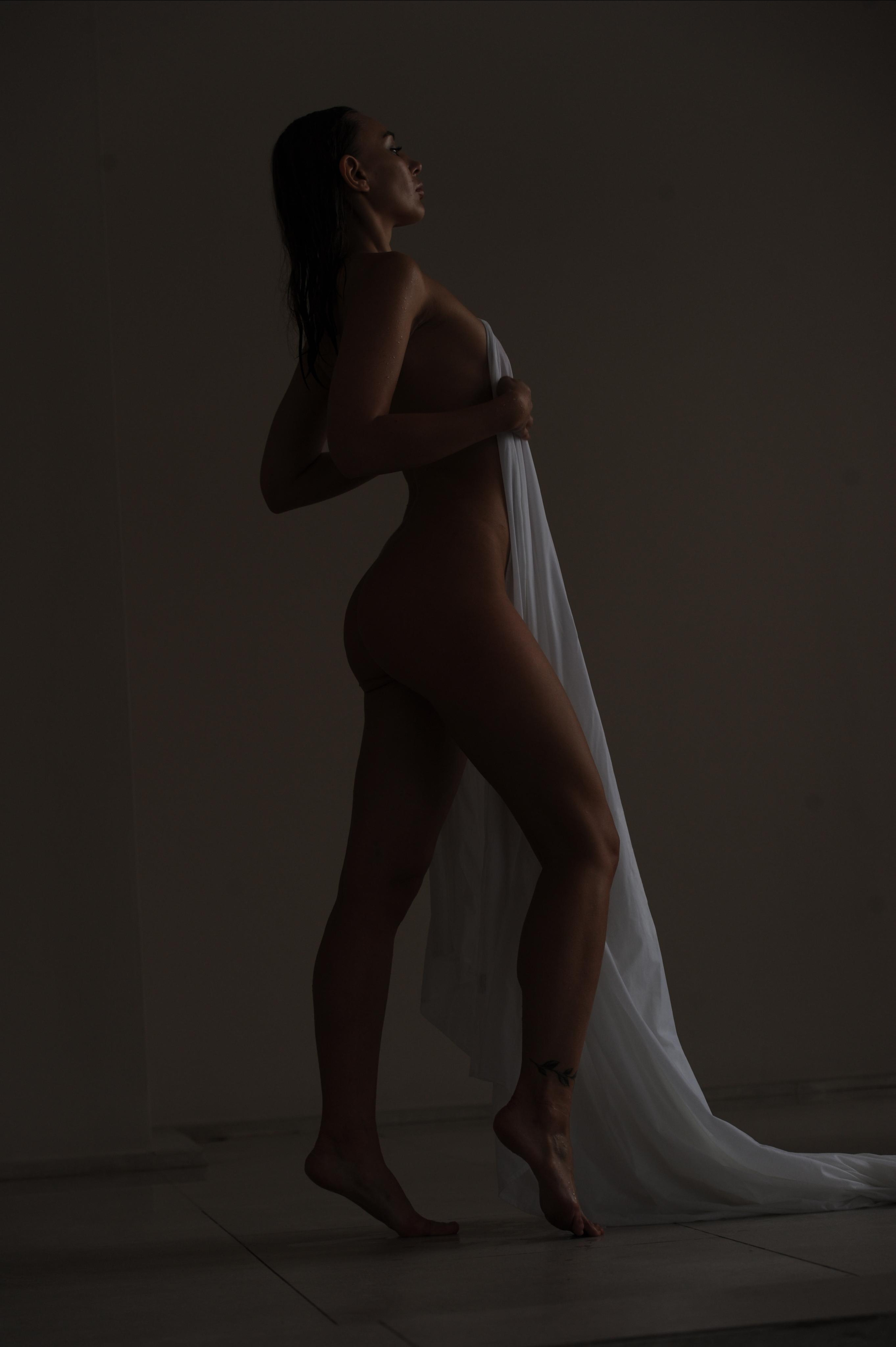 Фотосессия в ванне и душе. Александр Mr.Brass — фотографирую женский портрет в Москве