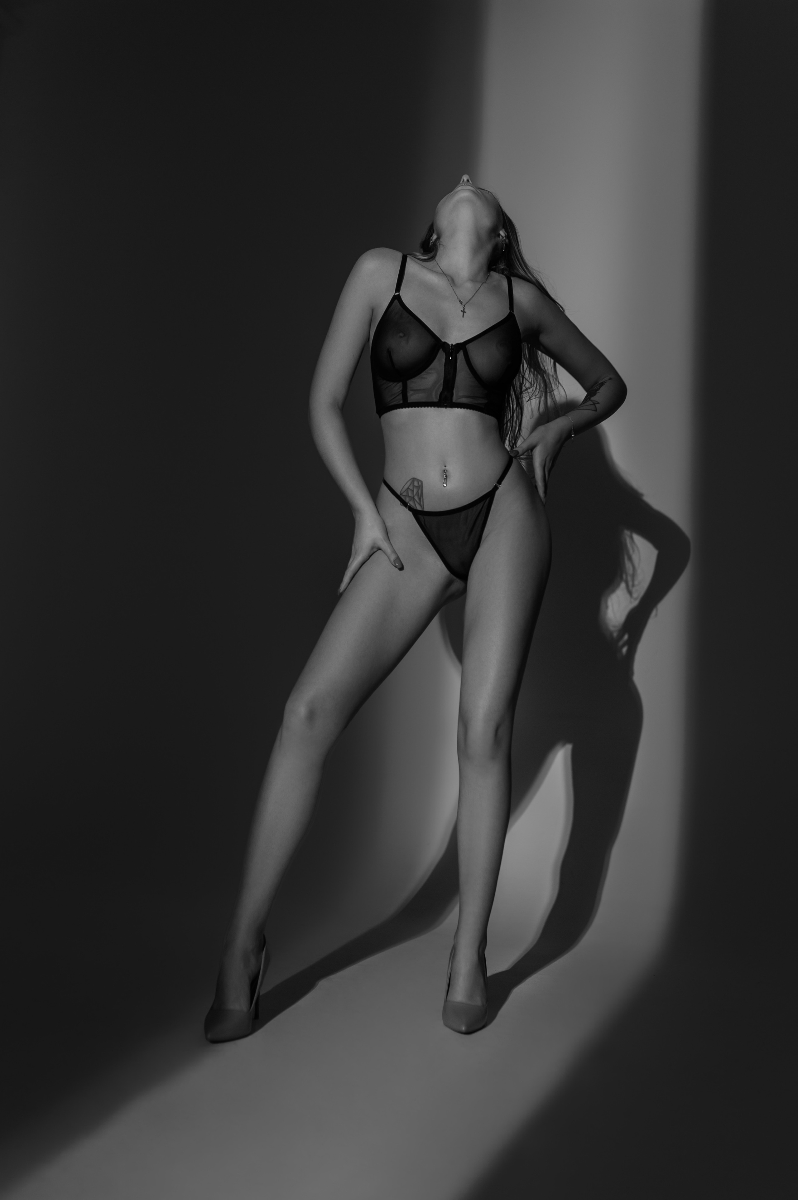 Фотосессия в стиле минимализм. Александр Mr.Brass — фотографирую женский портрет в Москве