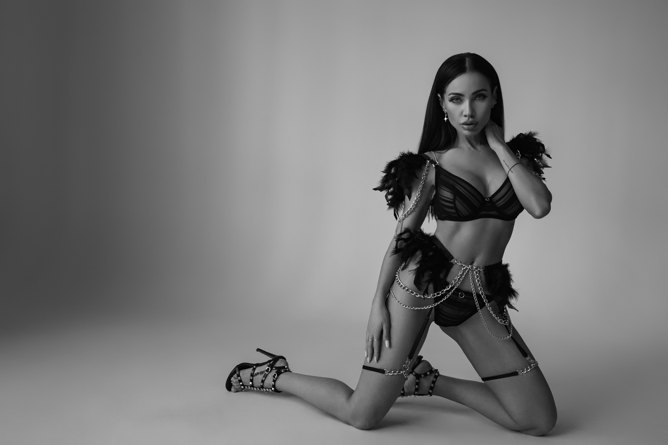 Фотосессия в стиле минимализм. Александр Mr.Brass — фотографирую женский портрет в Москве