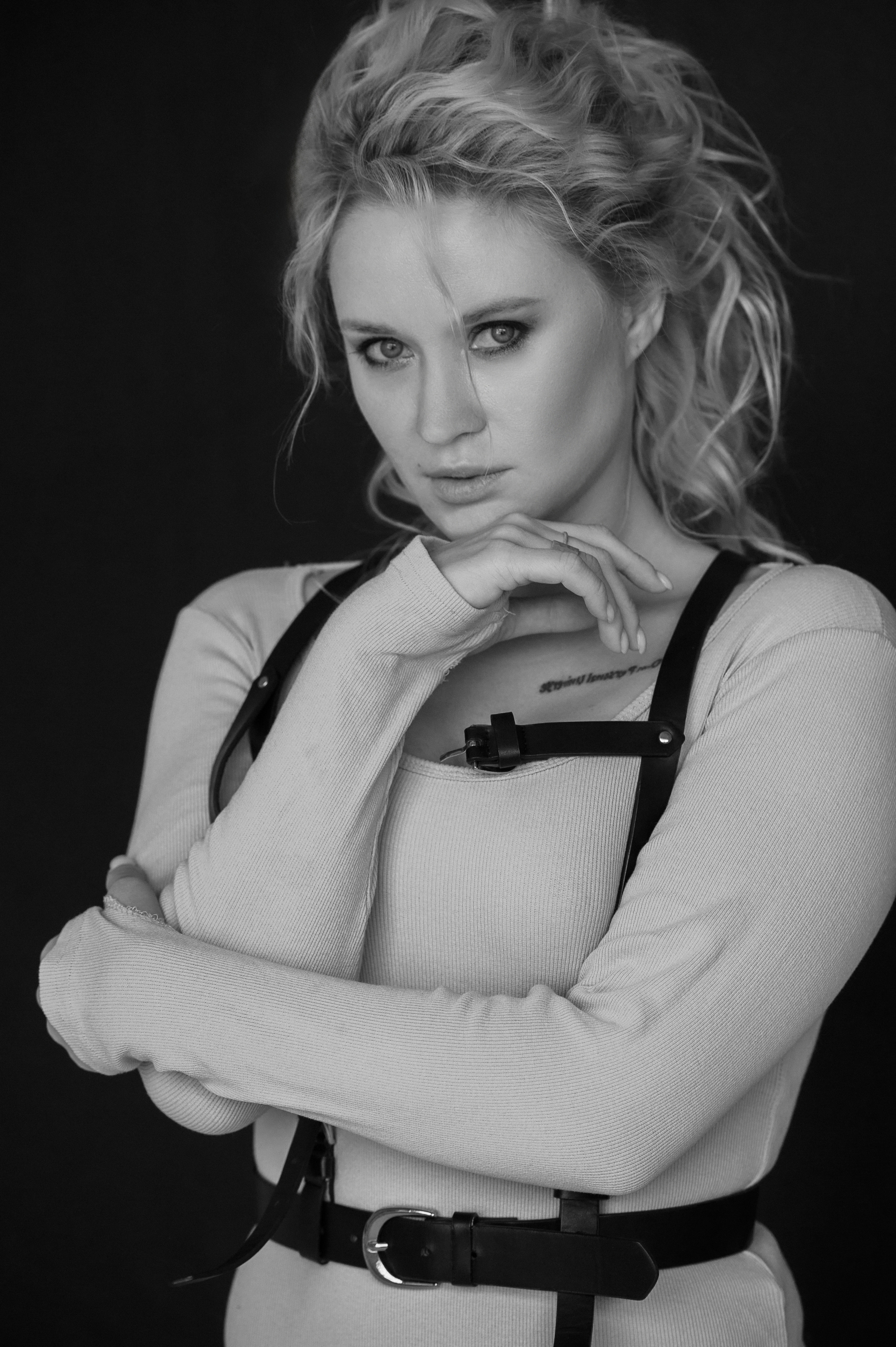 Фотосессия в стиле минимализм. Александр Mr.Brass — фотографирую женский портрет в Москве